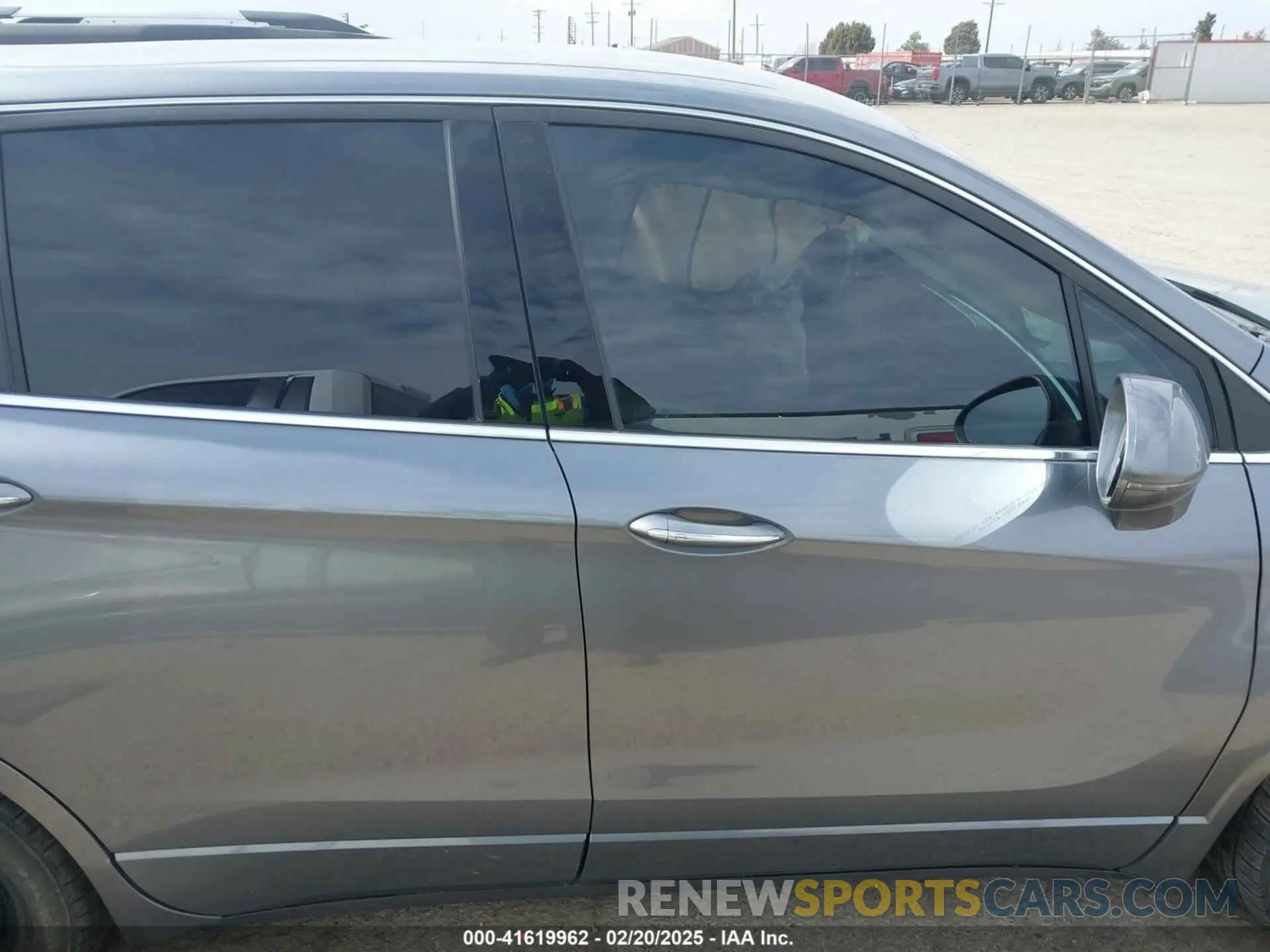 12 fotografías del automóvil dañado LRBFX1SA0LD225290 BUICK ENVISION 2020