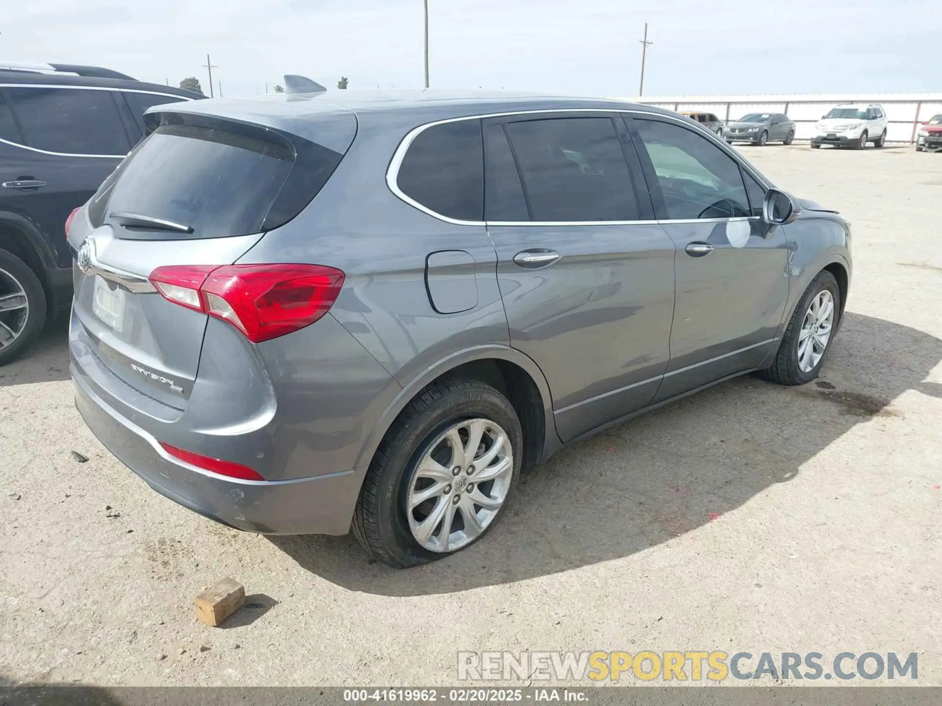 4 fotografías del automóvil dañado LRBFX1SA0LD225290 BUICK ENVISION 2020