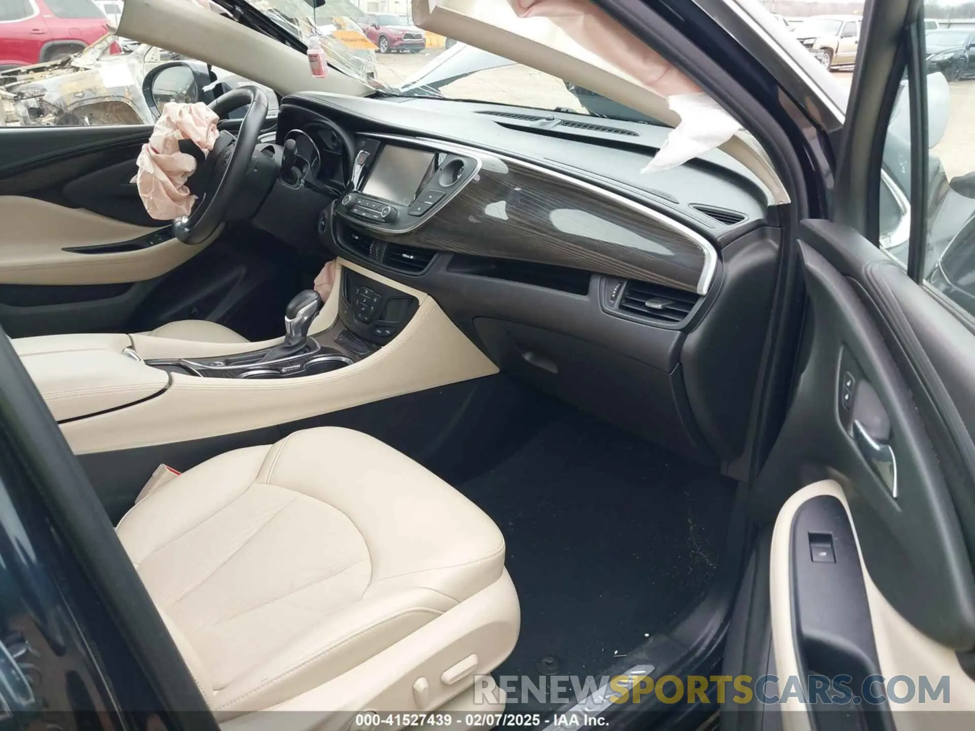 5 fotografías del automóvil dañado LRBFX1SA6LD116218 BUICK ENVISION 2020