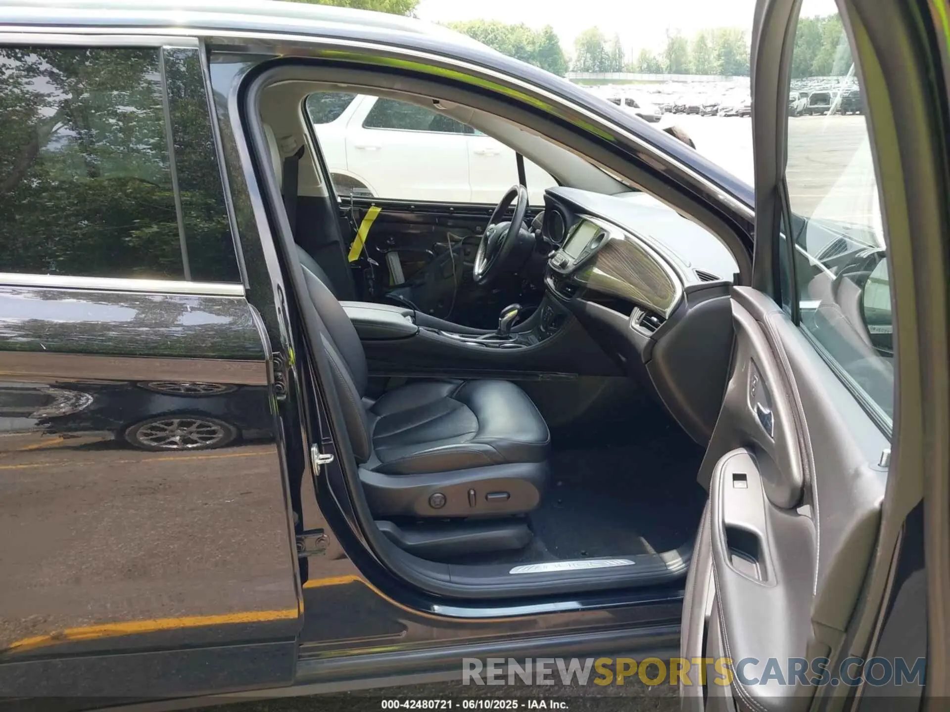 5 fotografías del automóvil dañado LRBFX2SA2LD067928 BUICK ENVISION 2020