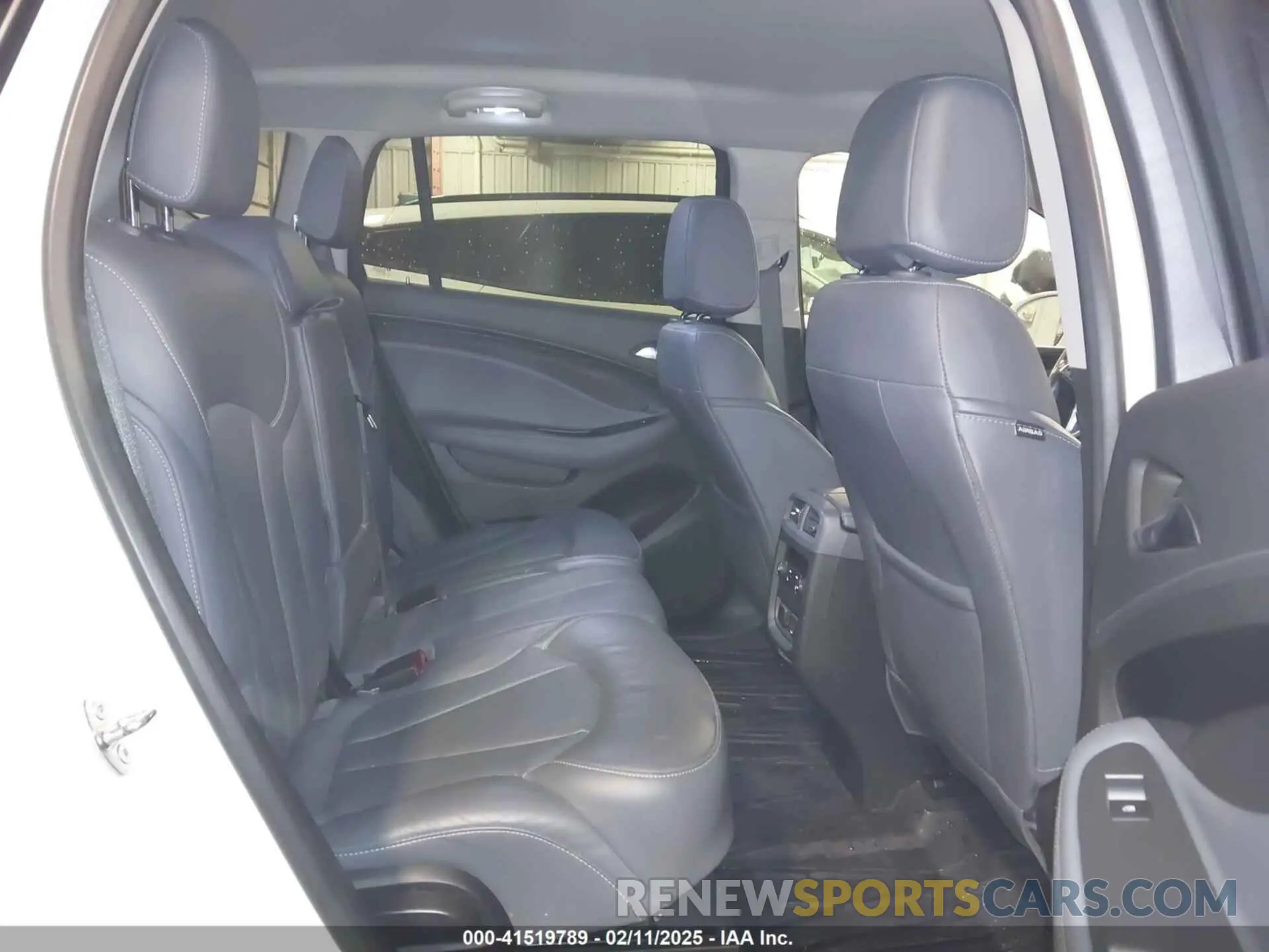 8 fotografías del automóvil dañado LRBFX2SA7LD193735 BUICK ENVISION 2020