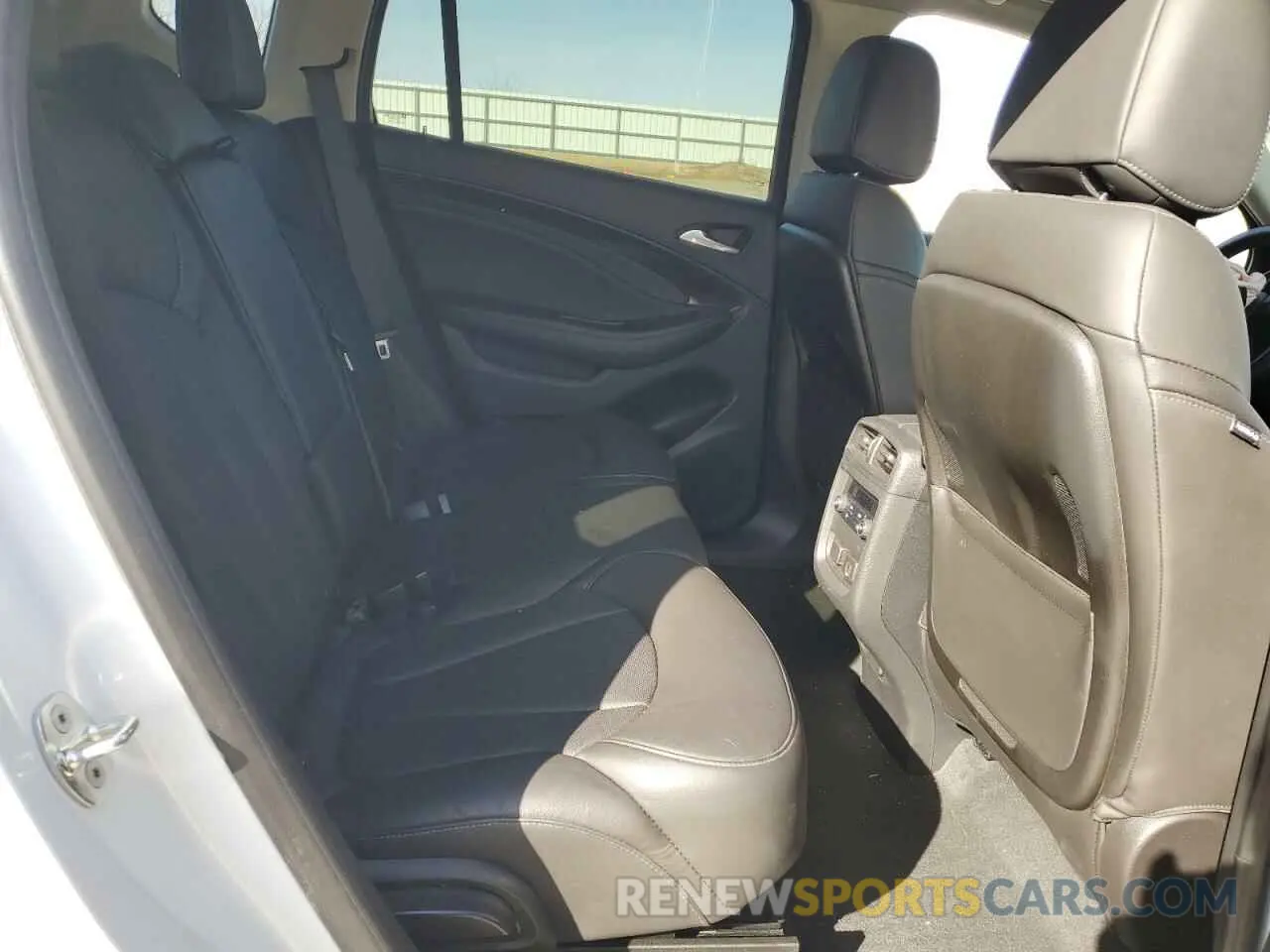 11 fotografías del automóvil dañado LRBFX4SX1LD177319 BUICK ENVISION 2020