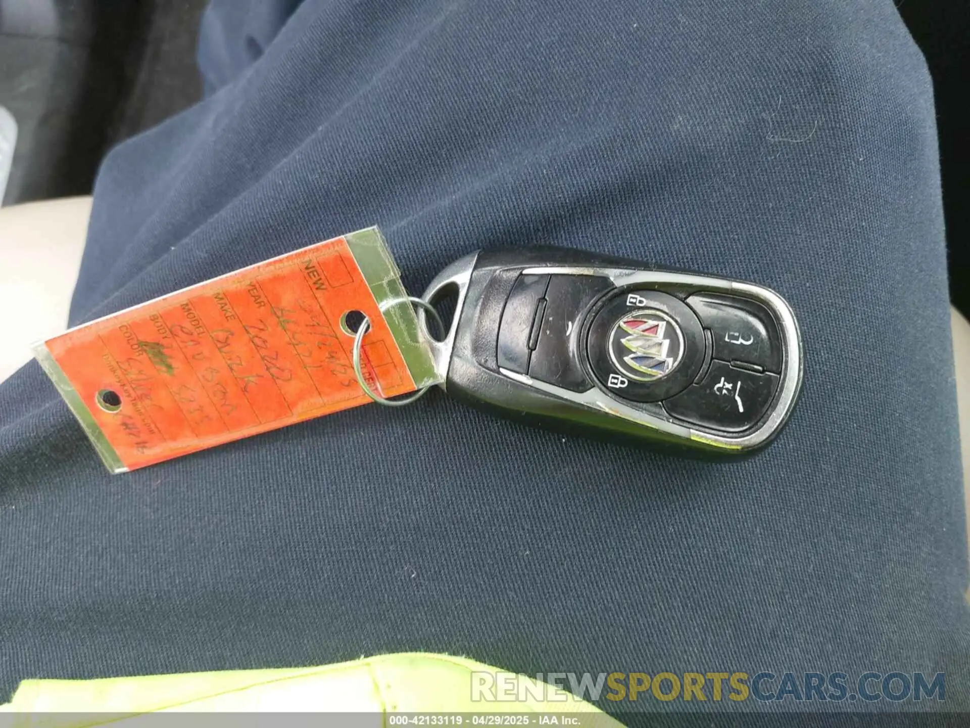 11 fotografías del automóvil dañado LRBFXBSA6LD155235 BUICK ENVISION 2020