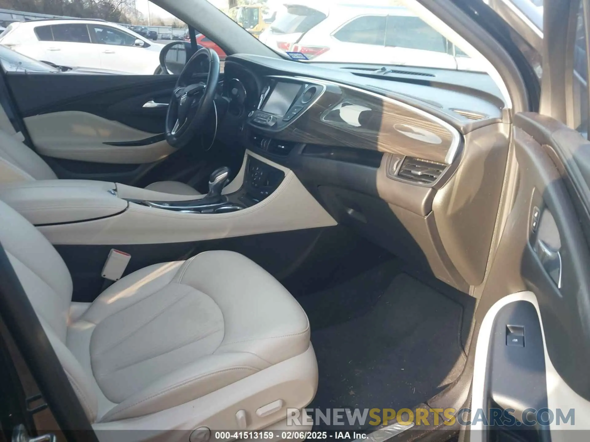 5 fotografías del automóvil dañado LRBFXBSA8LD211000 BUICK ENVISION 2020