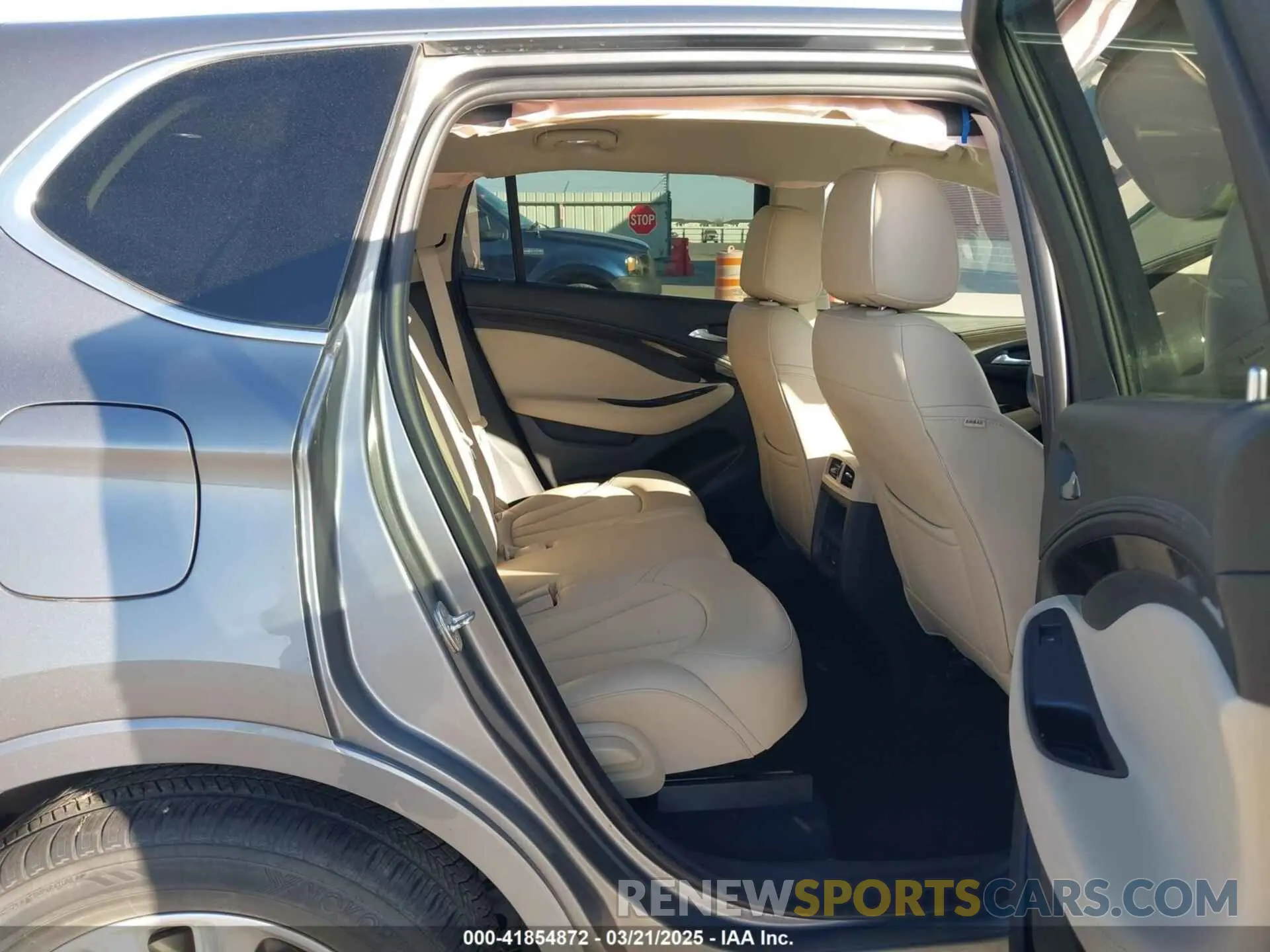 8 fotografías del automóvil dañado LRBFXBSA9LD128353 BUICK ENVISION 2020