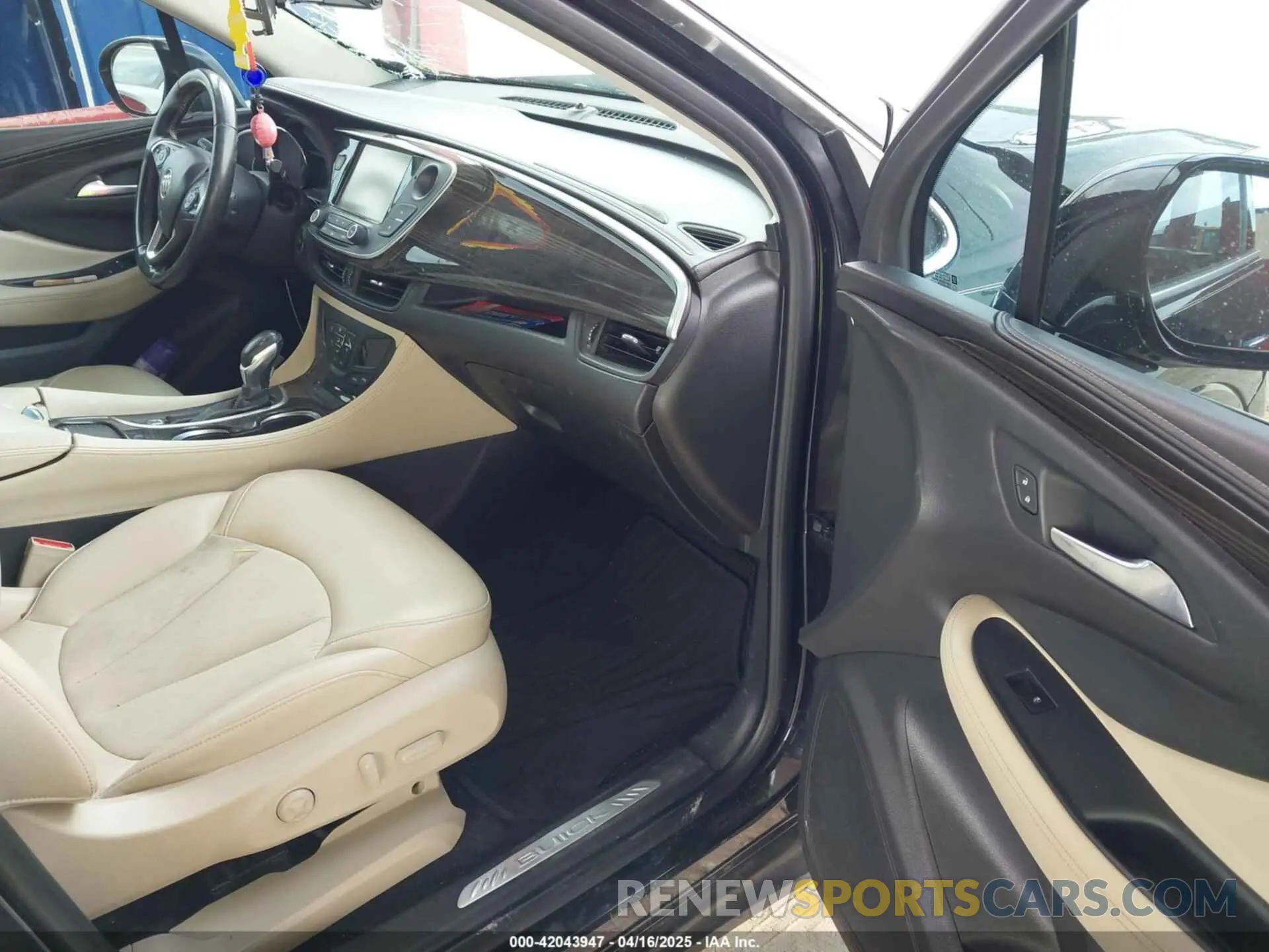 5 fotografías del automóvil dañado LRBFXBSAXLD137742 BUICK ENVISION 2020