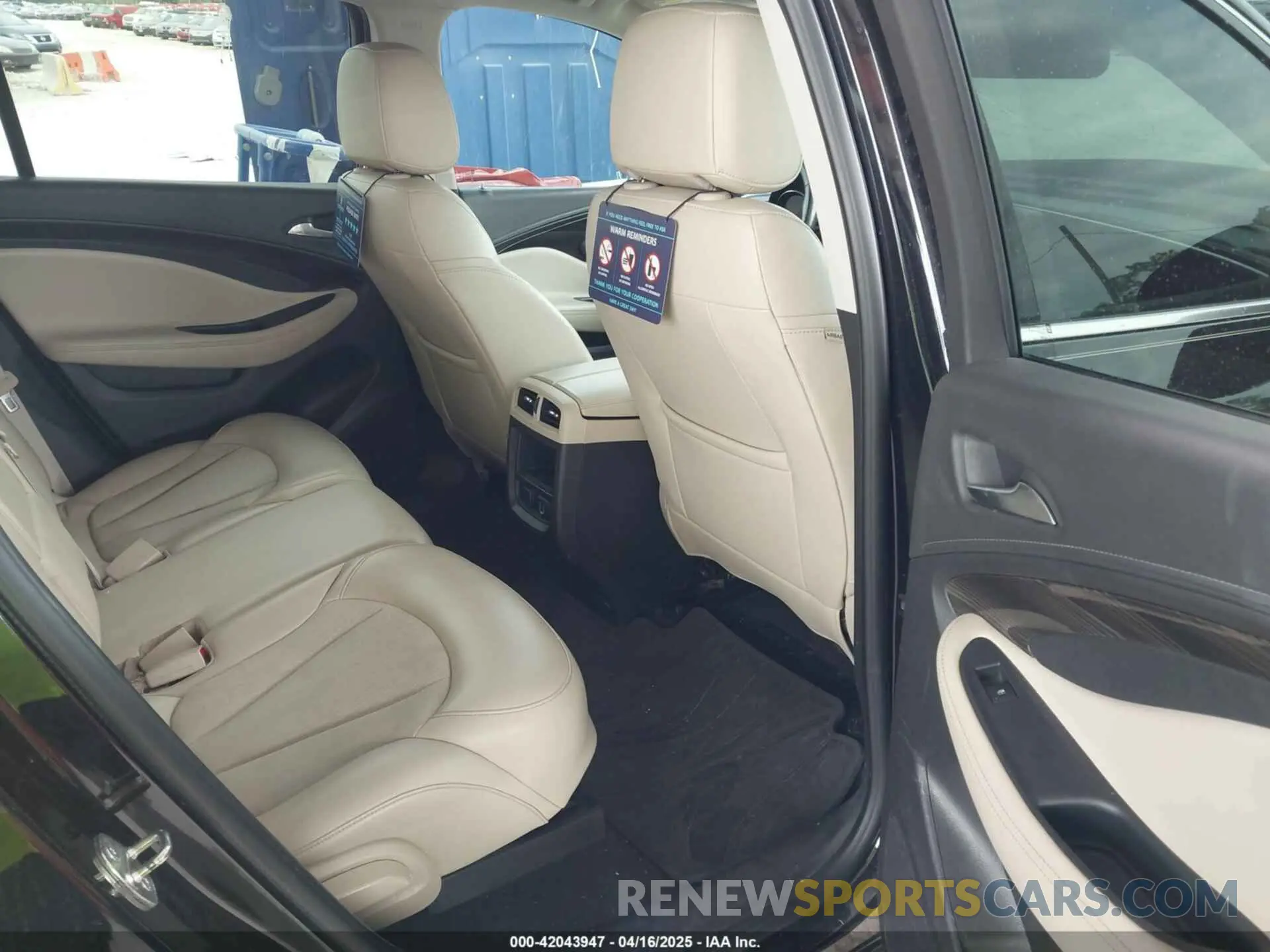 8 fotografías del automóvil dañado LRBFXBSAXLD137742 BUICK ENVISION 2020