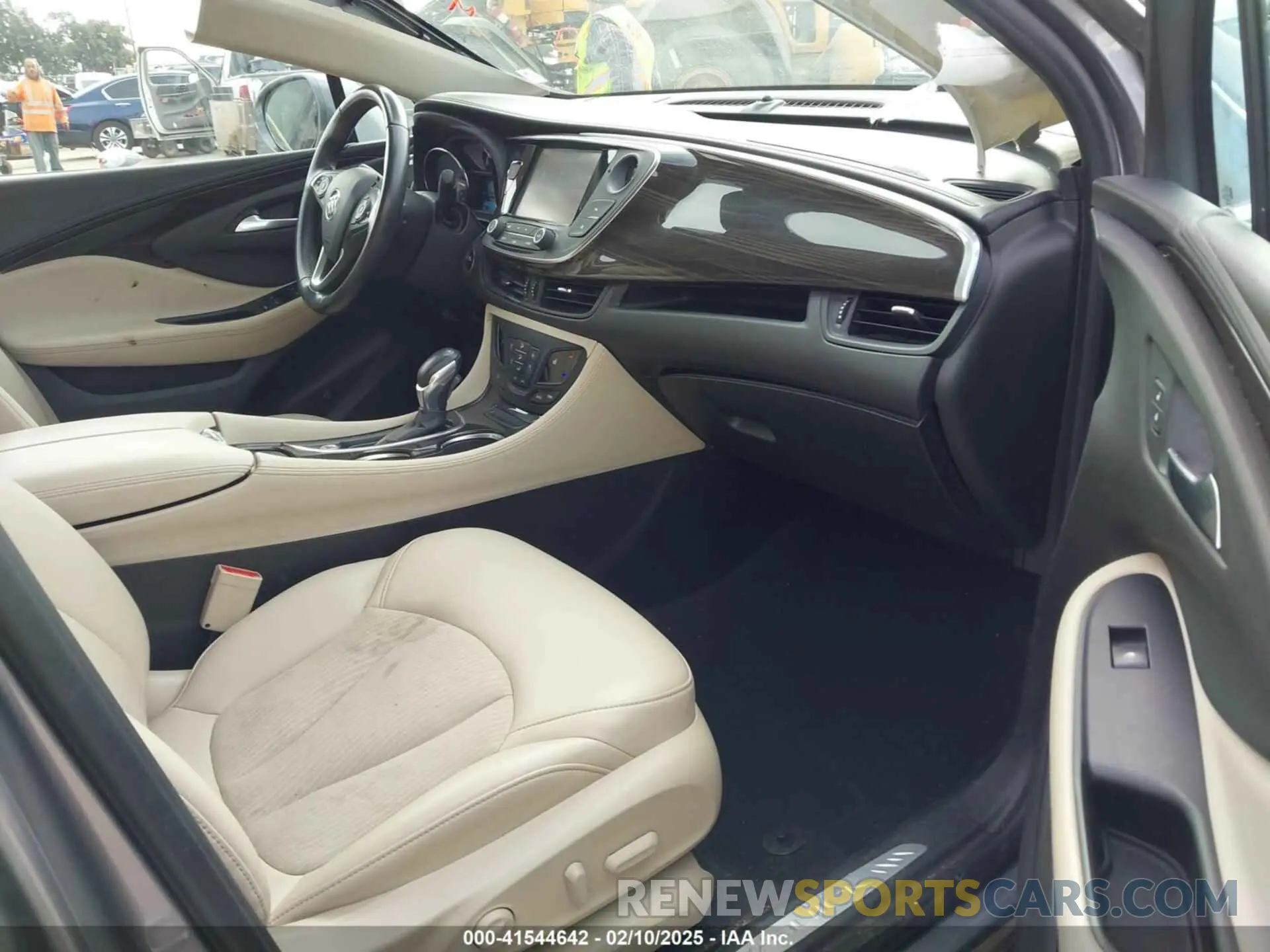 5 fotografías del automóvil dañado LRBFXBSAXLD160003 BUICK ENVISION 2020