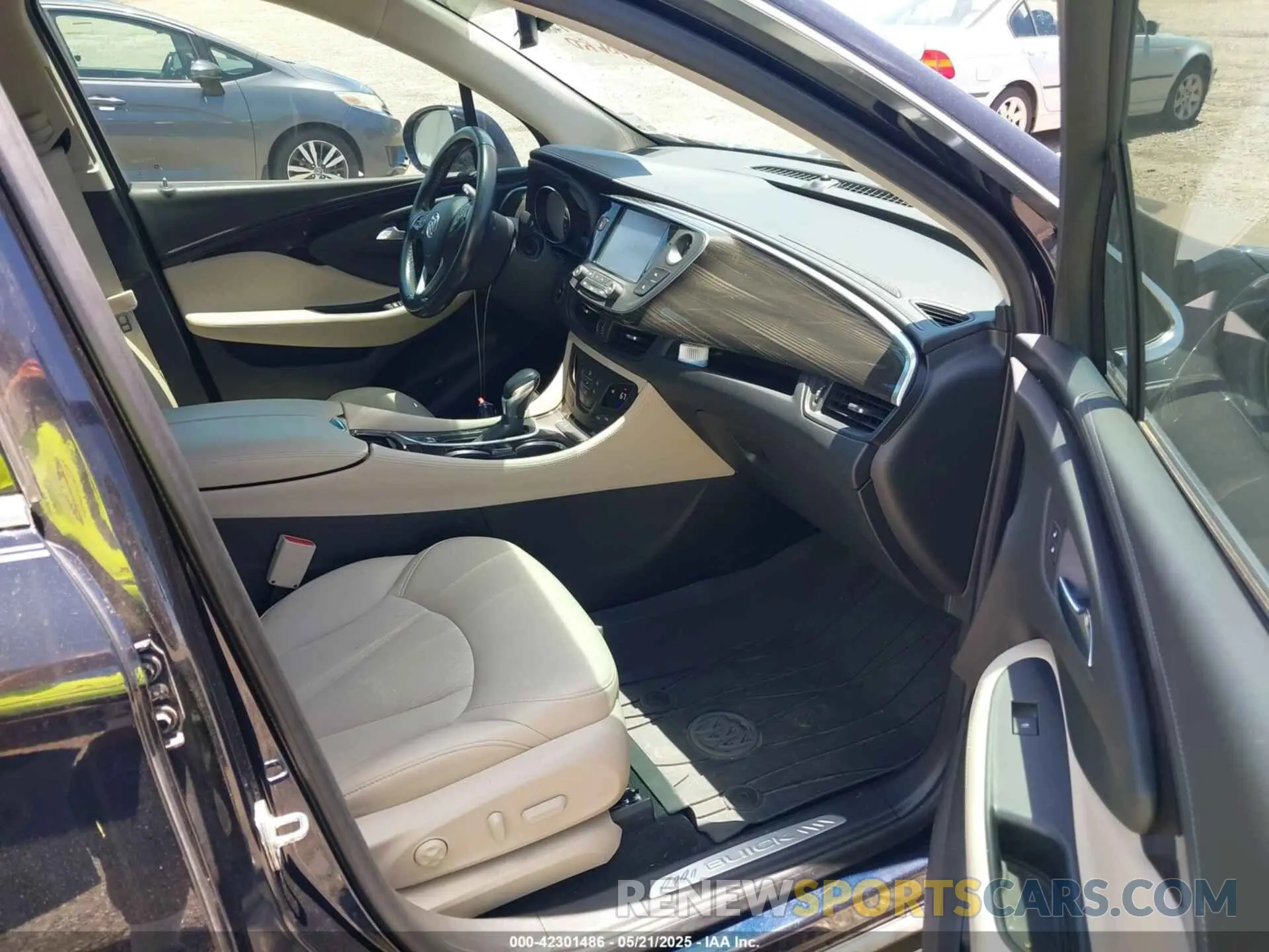 5 fotografías del automóvil dañado LRBFXBSAXLD230048 BUICK ENVISION 2020