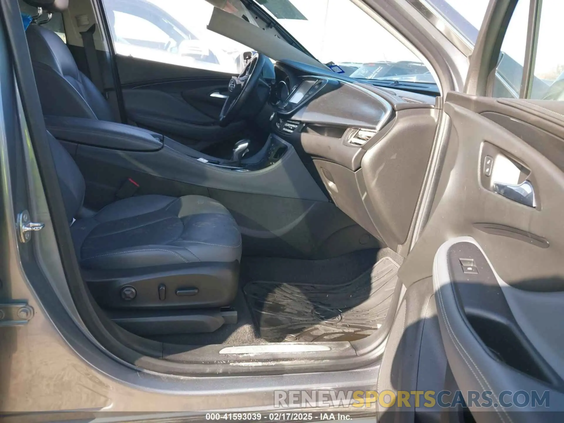 5 fotografías del automóvil dañado LRBFXCSA1LD164267 BUICK ENVISION 2020