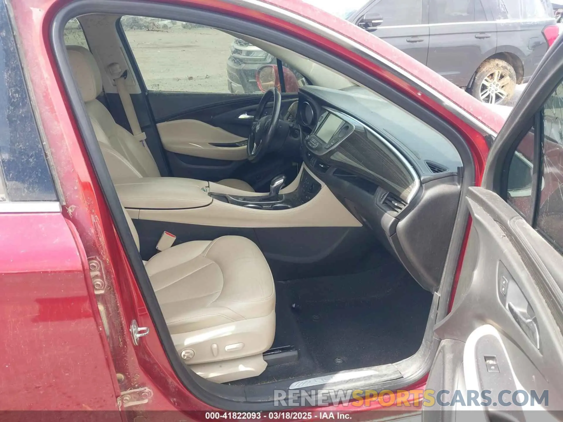 5 fotografías del automóvil dañado LRBFXCSA2LD019996 BUICK ENVISION 2020