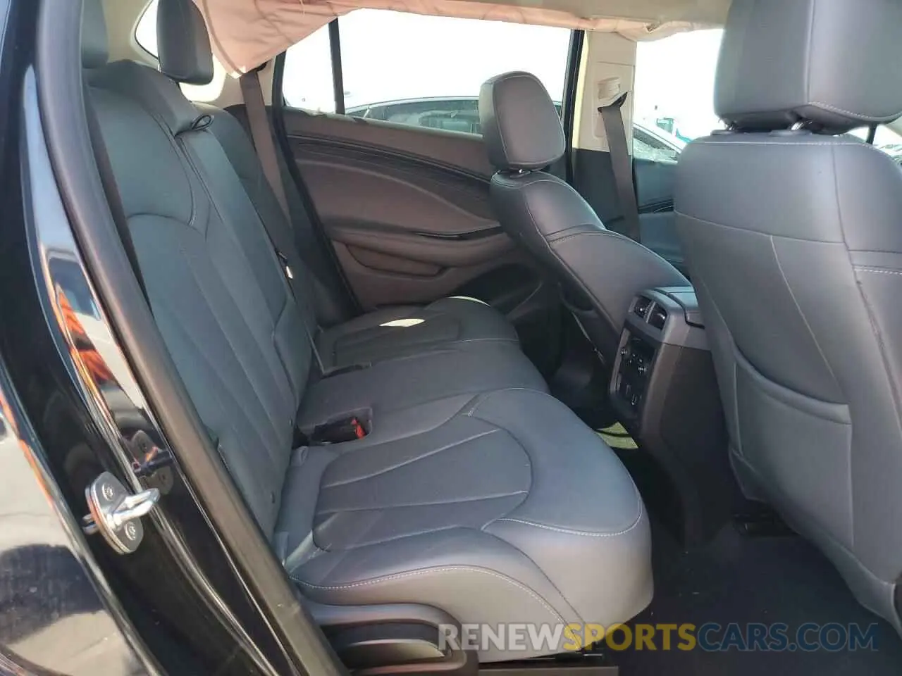 11 fotografías del automóvil dañado LRBFXCSA3LD104071 BUICK ENVISION 2020