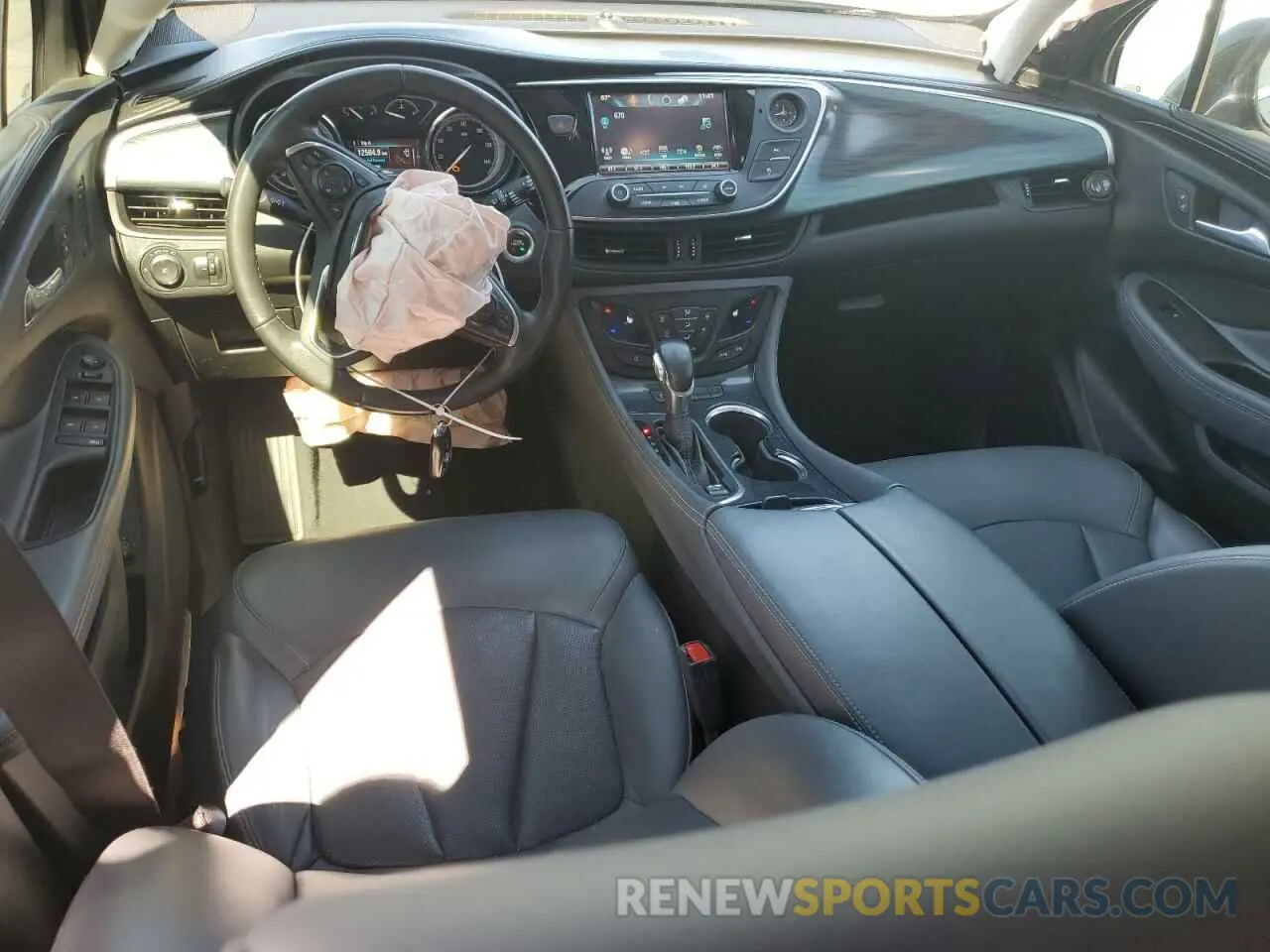 8 fotografías del automóvil dañado LRBFXCSA3LD104071 BUICK ENVISION 2020
