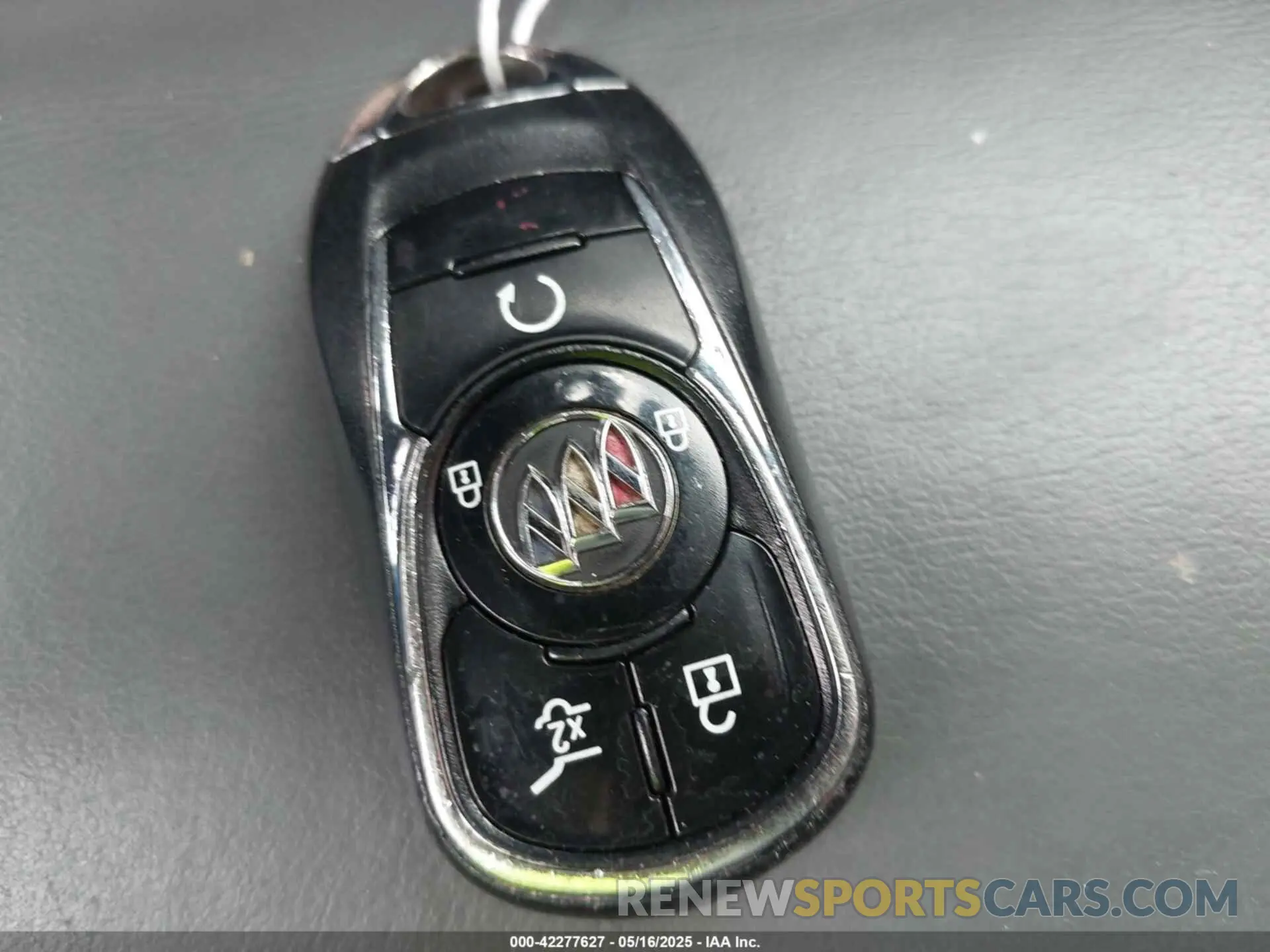 11 fotografías del automóvil dañado LRBFXCSA3LD114793 BUICK ENVISION 2020