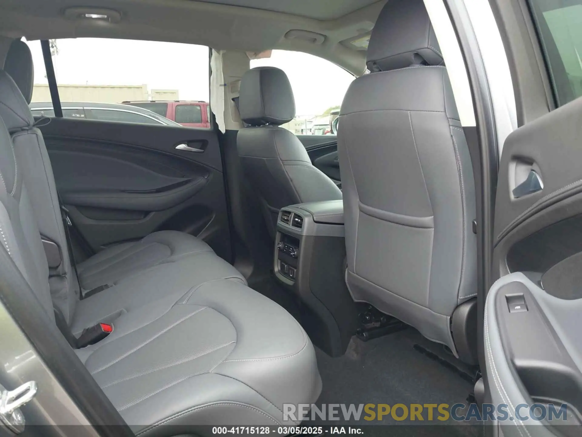 8 fotografías del automóvil dañado LRBFXCSA3LD176095 BUICK ENVISION 2020