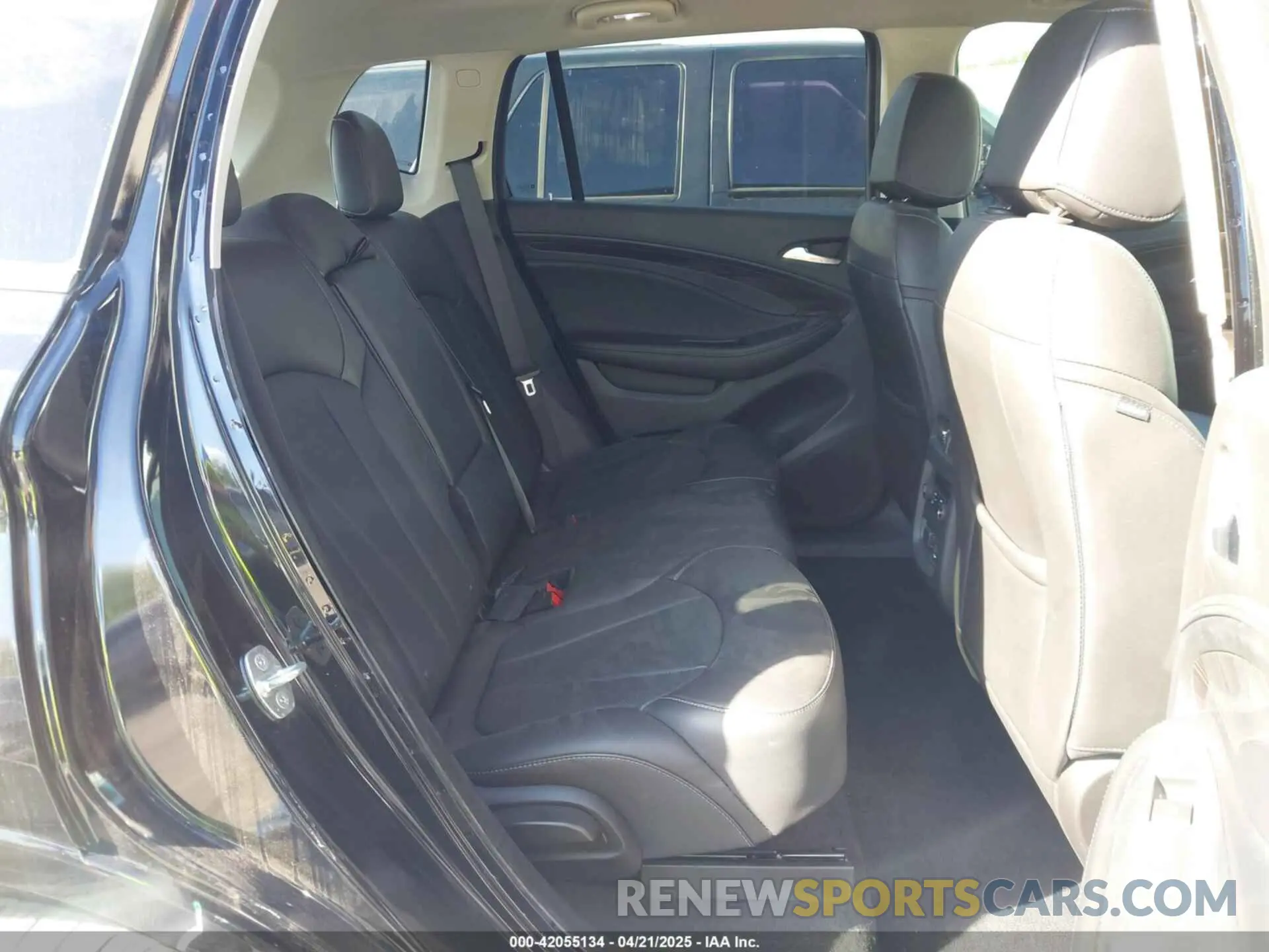 8 fotografías del automóvil dañado LRBFXCSA3LD209970 BUICK ENVISION 2020