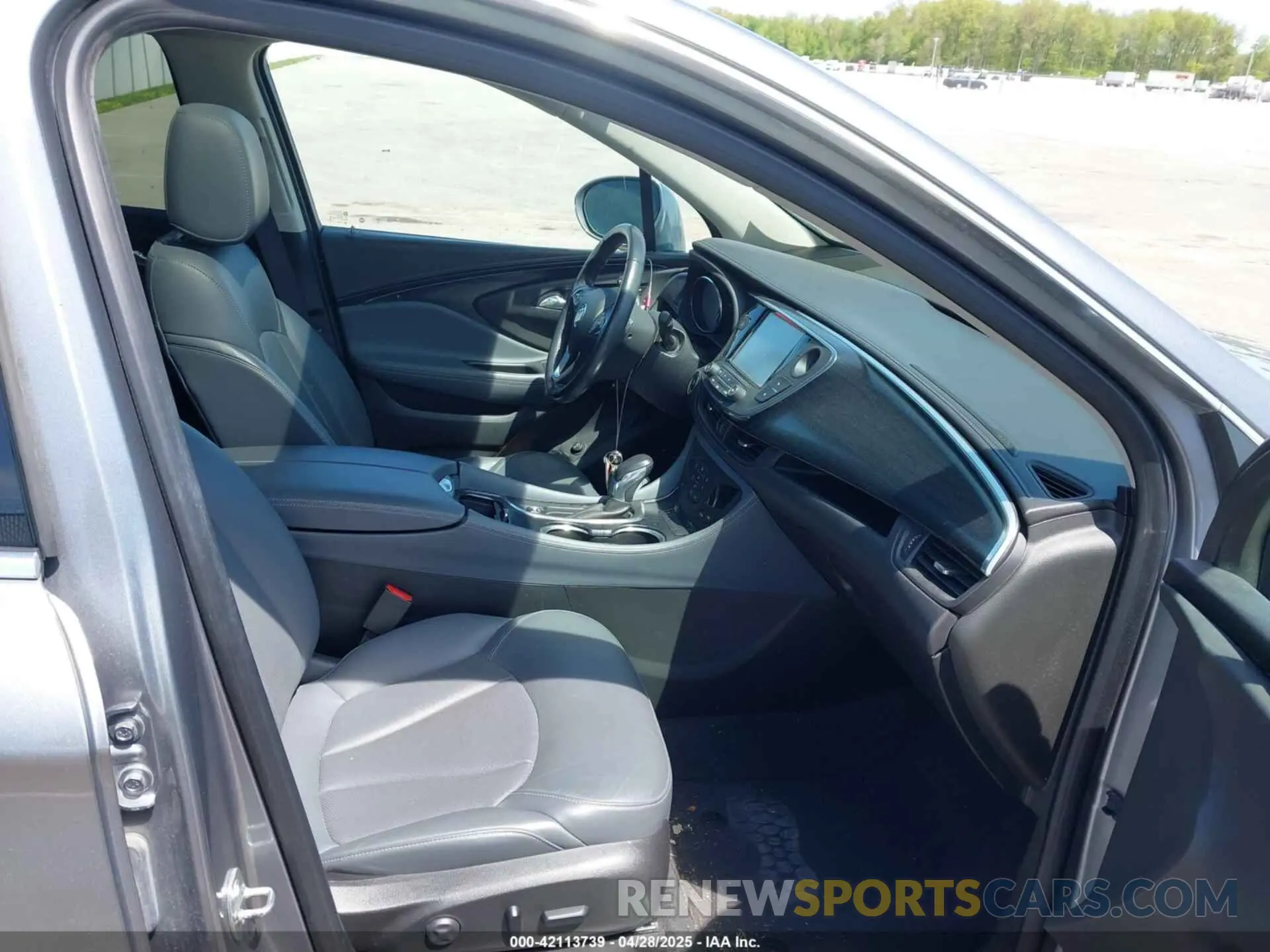 5 fotografías del automóvil dañado LRBFXCSA4LD104158 BUICK ENVISION 2020