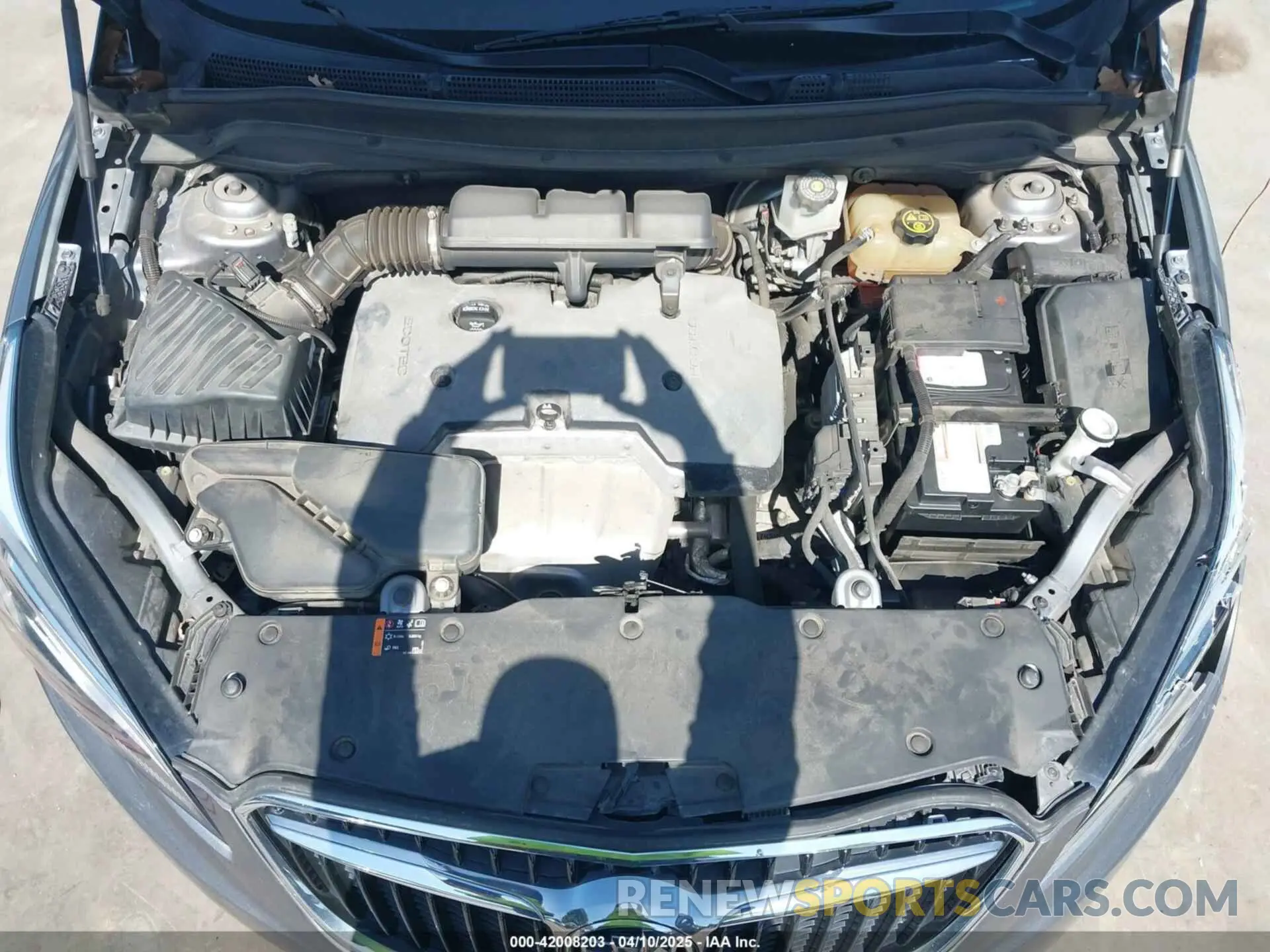 10 fotografías del automóvil dañado LRBFXCSA5LD211686 BUICK ENVISION 2020