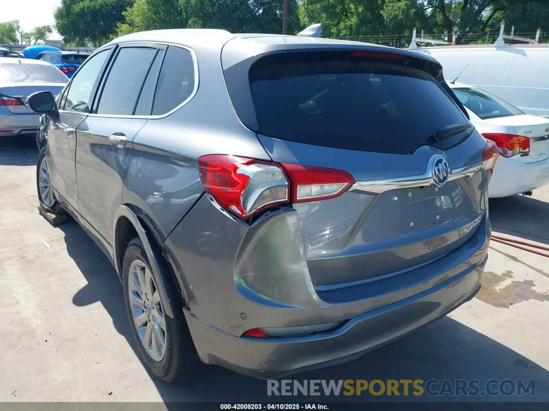 3 fotografías del automóvil dañado LRBFXCSA5LD211686 BUICK ENVISION 2020