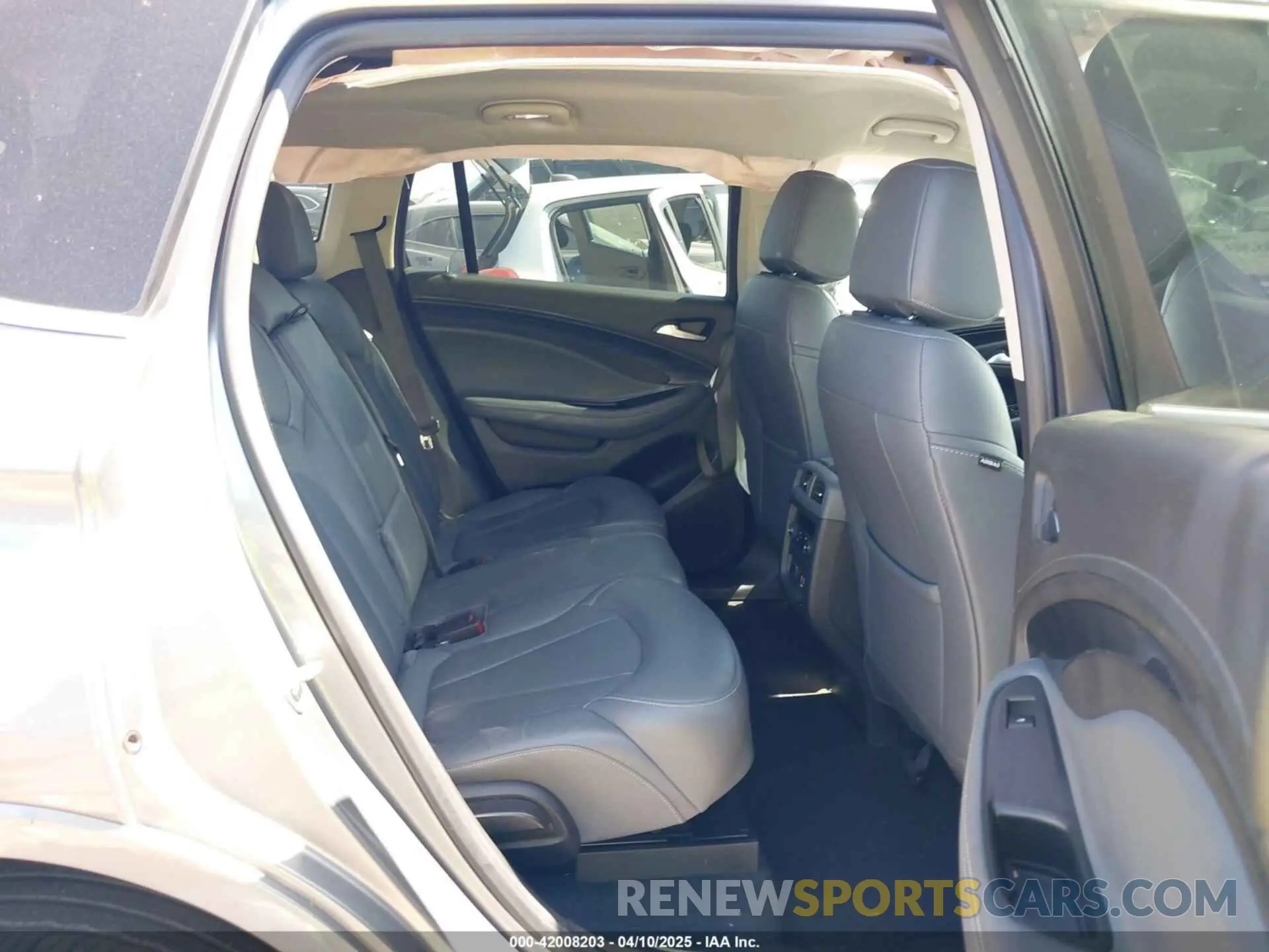 8 fotografías del automóvil dañado LRBFXCSA5LD211686 BUICK ENVISION 2020