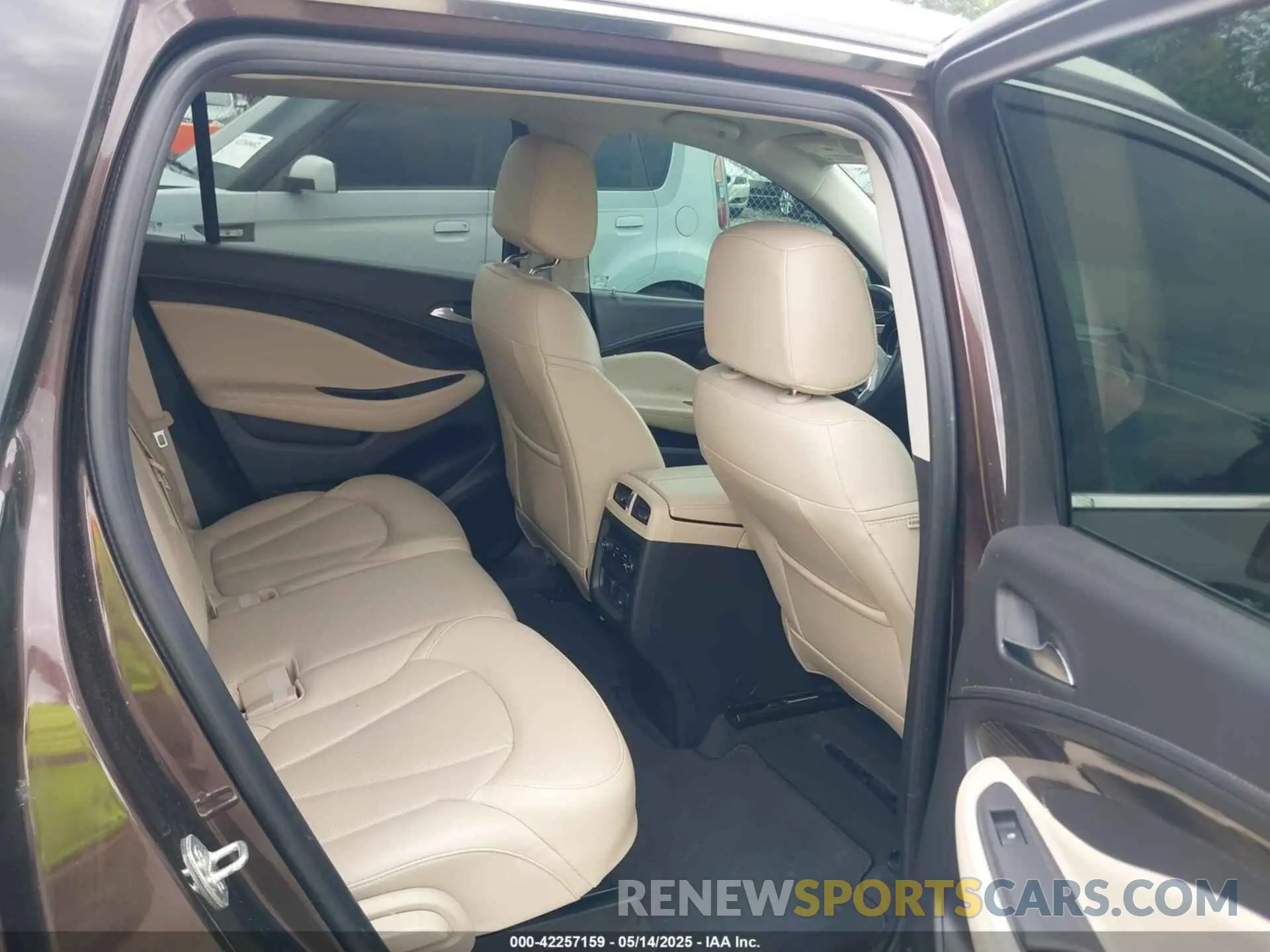 8 fotografías del automóvil dañado LRBFXCSA6LD032055 BUICK ENVISION 2020