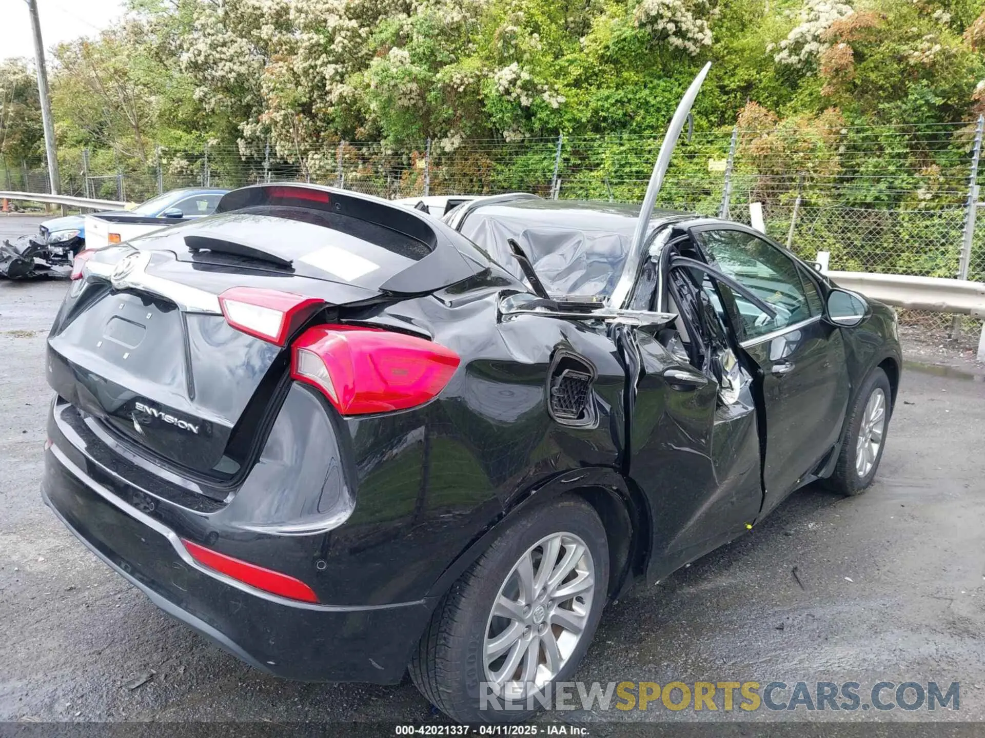 4 fotografías del automóvil dañado LRBFXCSA6LD112391 BUICK ENVISION 2020