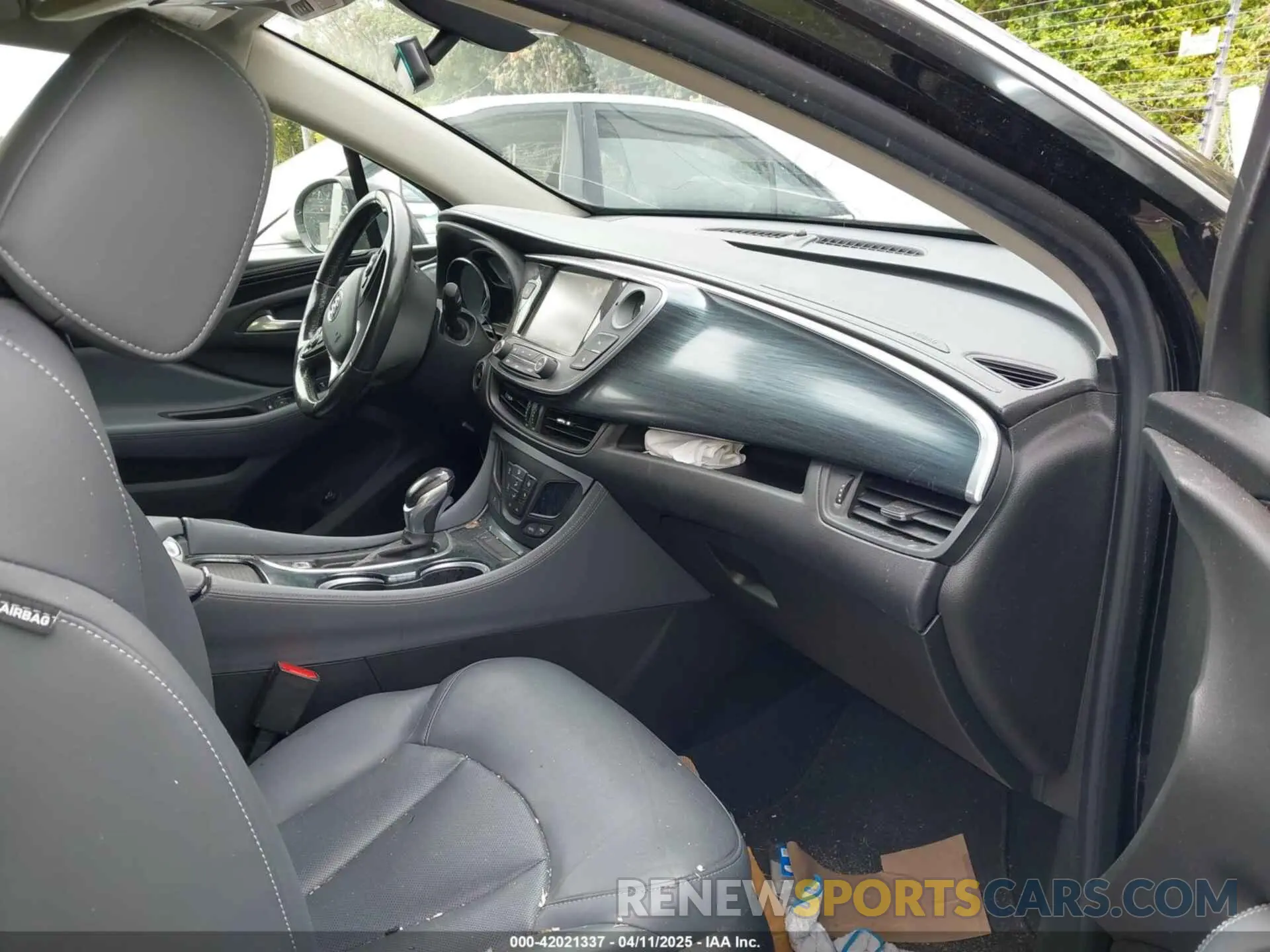 5 fotografías del automóvil dañado LRBFXCSA6LD112391 BUICK ENVISION 2020