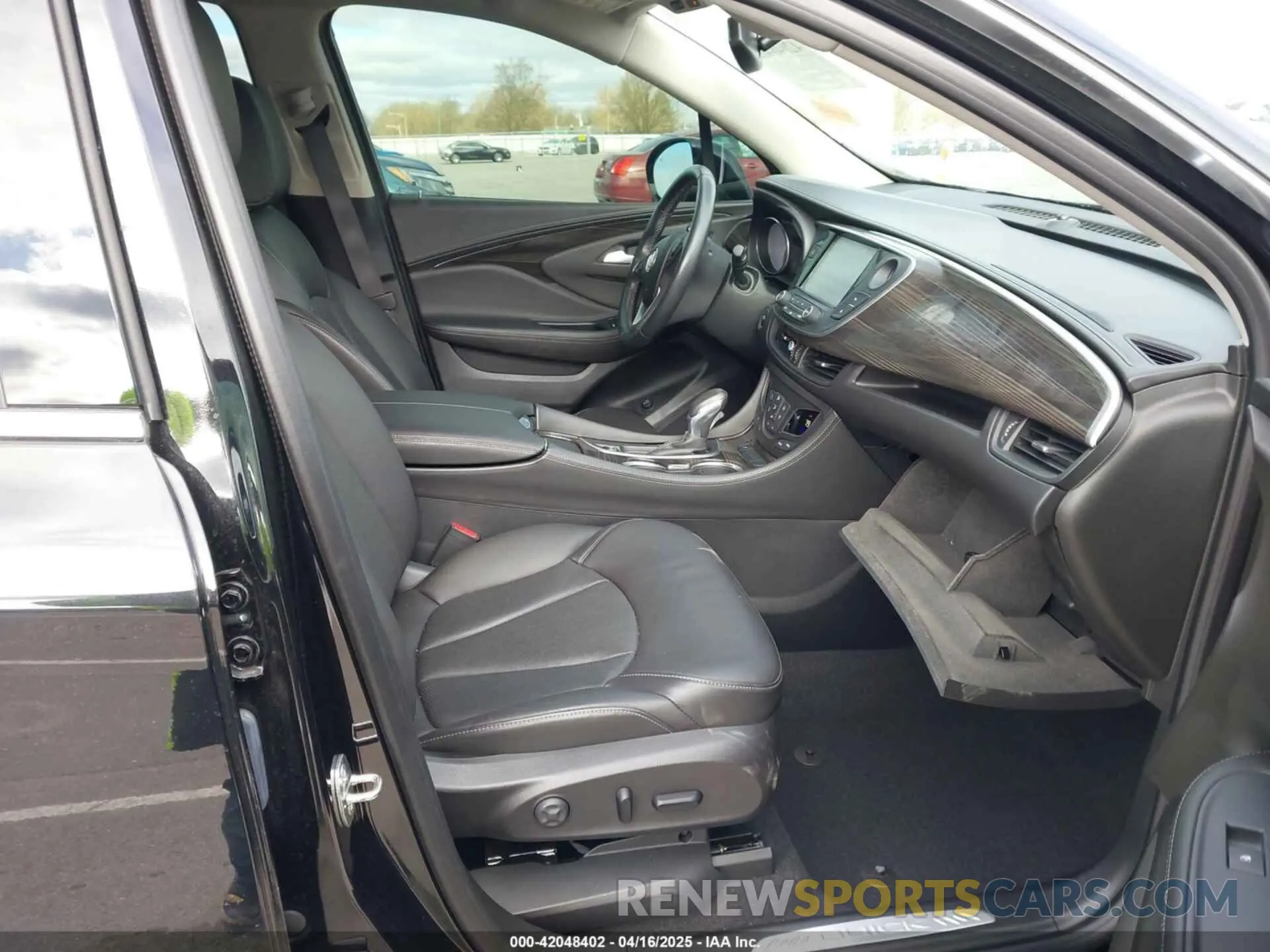 5 fotografías del automóvil dañado LRBFXCSA6LD178195 BUICK ENVISION 2020