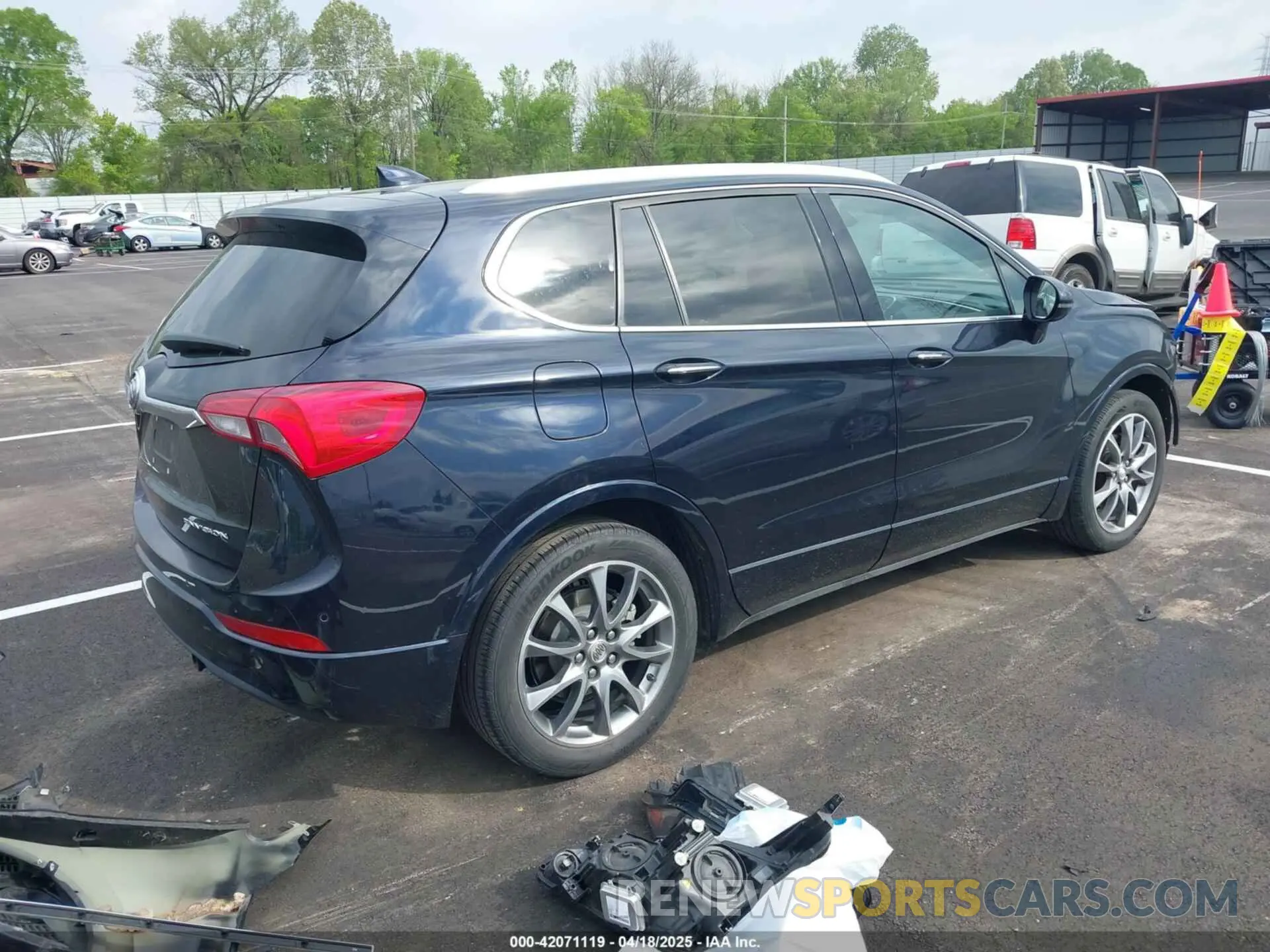 4 fotografías del automóvil dañado LRBFXCSA7LD155492 BUICK ENVISION 2020