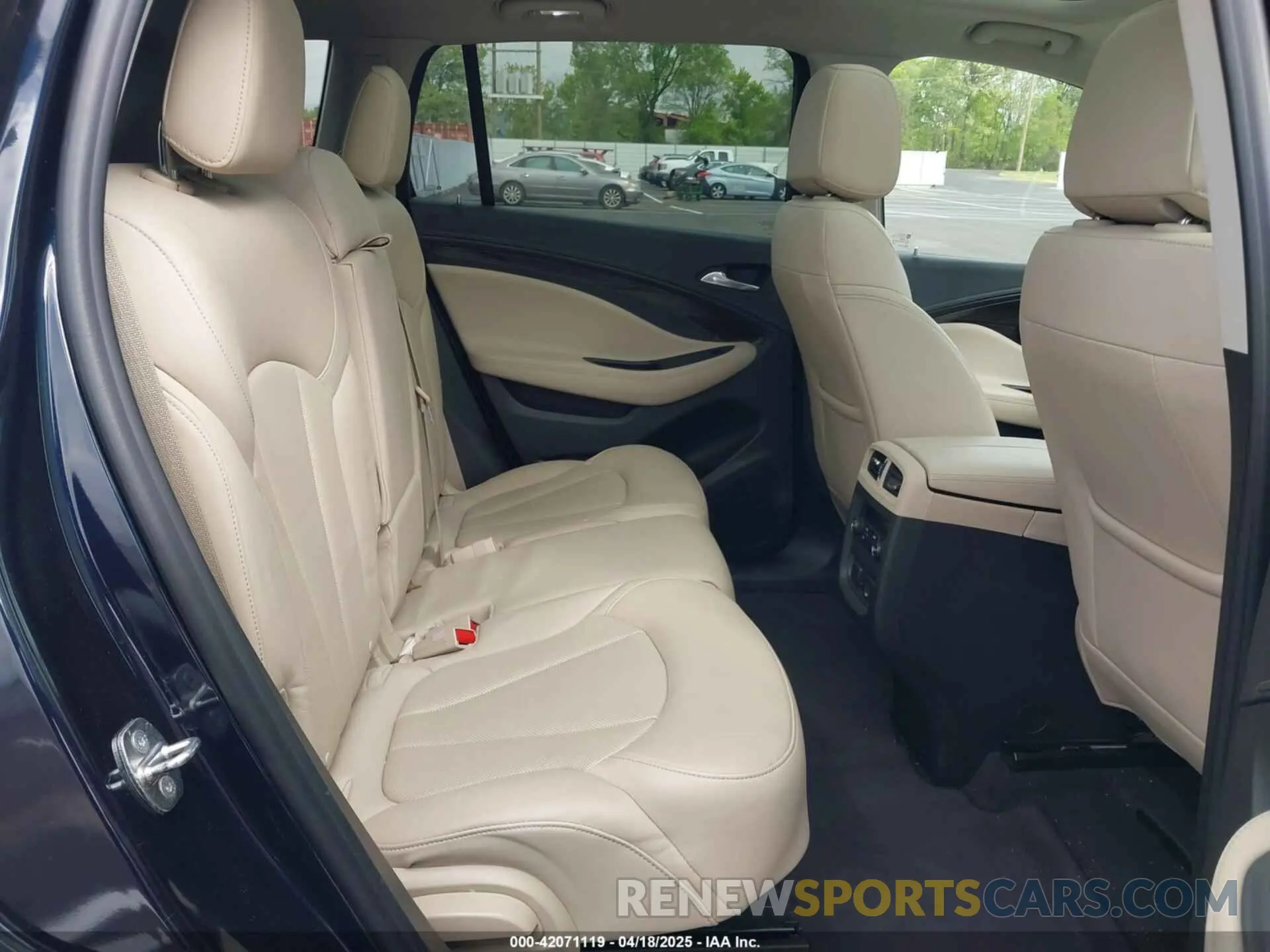 8 fotografías del automóvil dañado LRBFXCSA7LD155492 BUICK ENVISION 2020