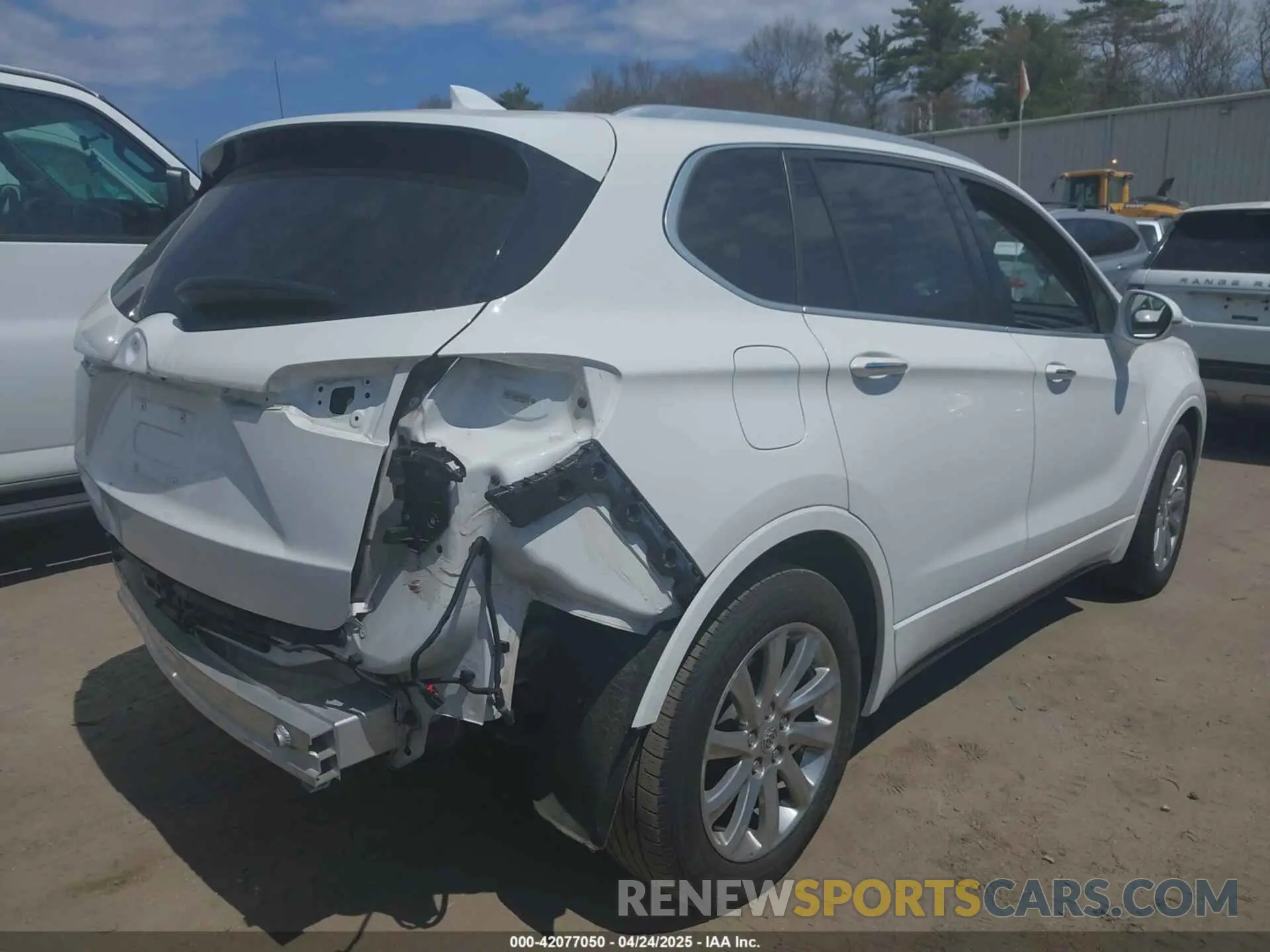 4 fotografías del automóvil dañado LRBFXCSA8LD149538 BUICK ENVISION 2020