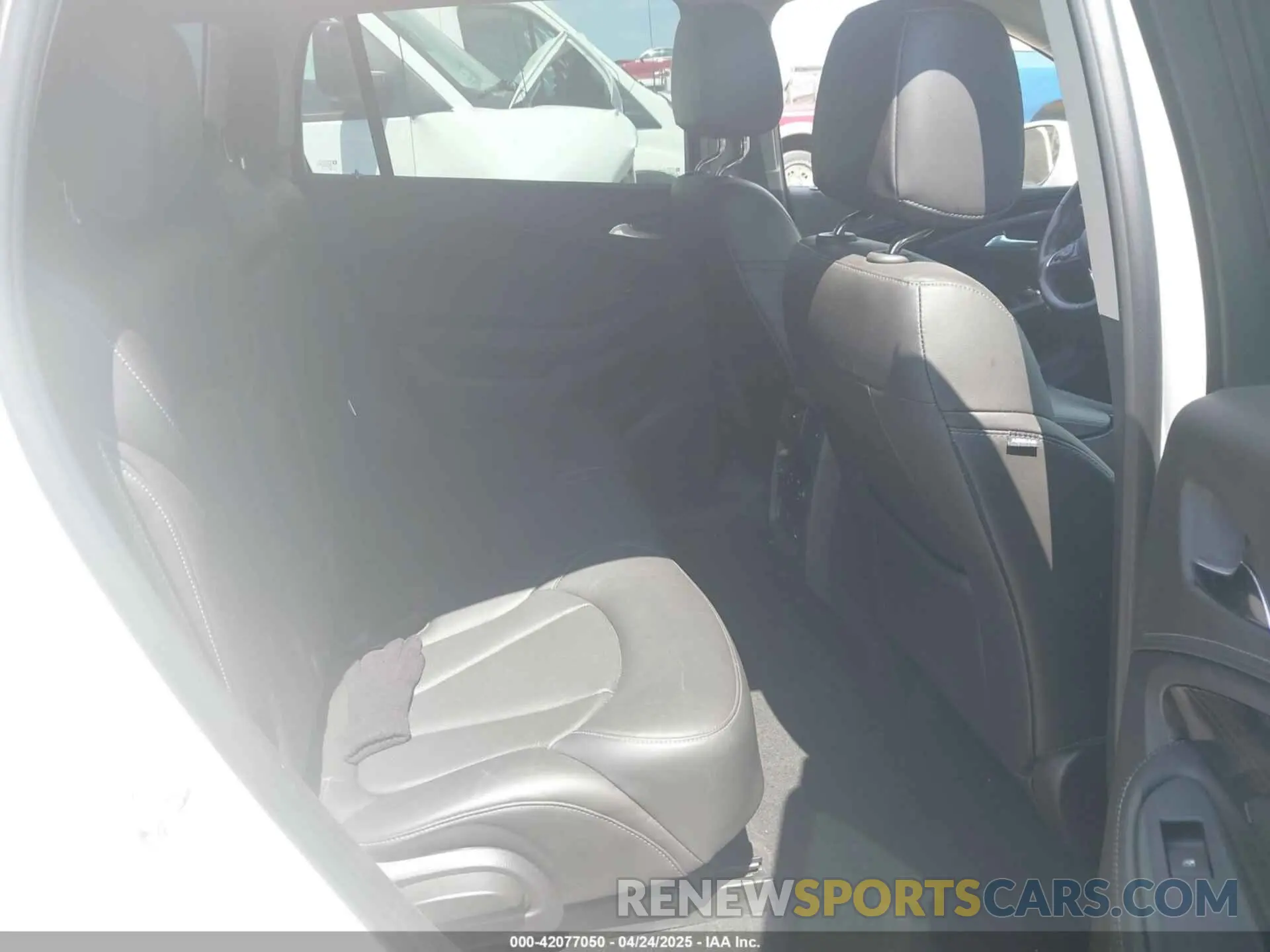 8 fotografías del automóvil dañado LRBFXCSA8LD149538 BUICK ENVISION 2020