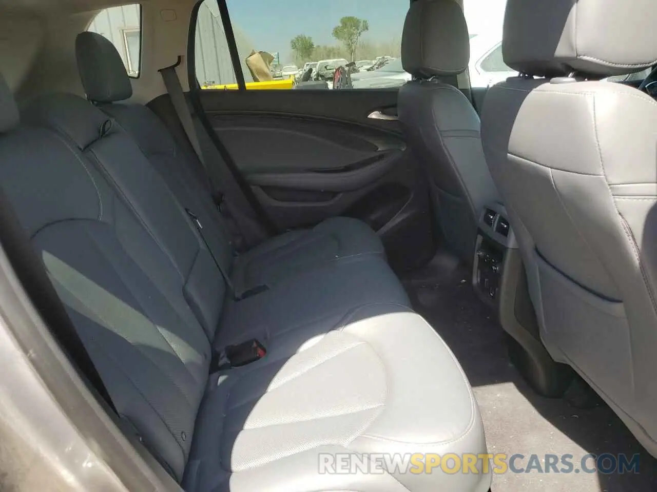 11 fotografías del automóvil dañado LRBFXCSA8LD209866 BUICK ENVISION 2020
