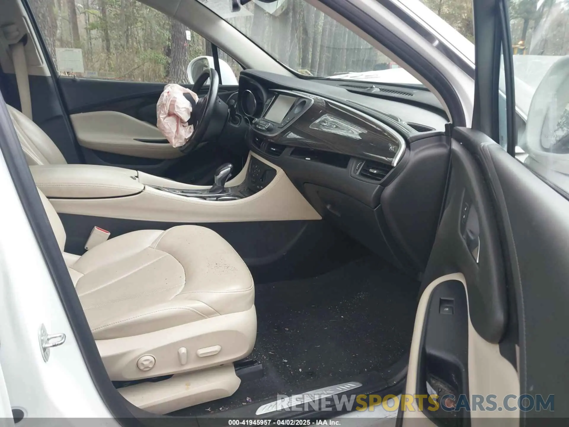 5 fotografías del automóvil dañado LRBFXCSAXLD069612 BUICK ENVISION 2020
