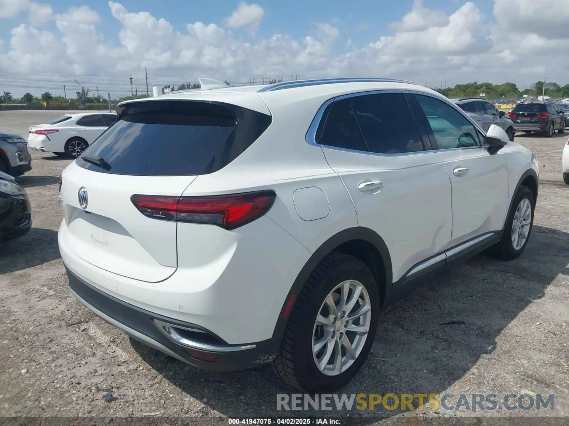 4 fotografías del automóvil dañado LRBAZLR44MD073242 BUICK ENVISION 2021