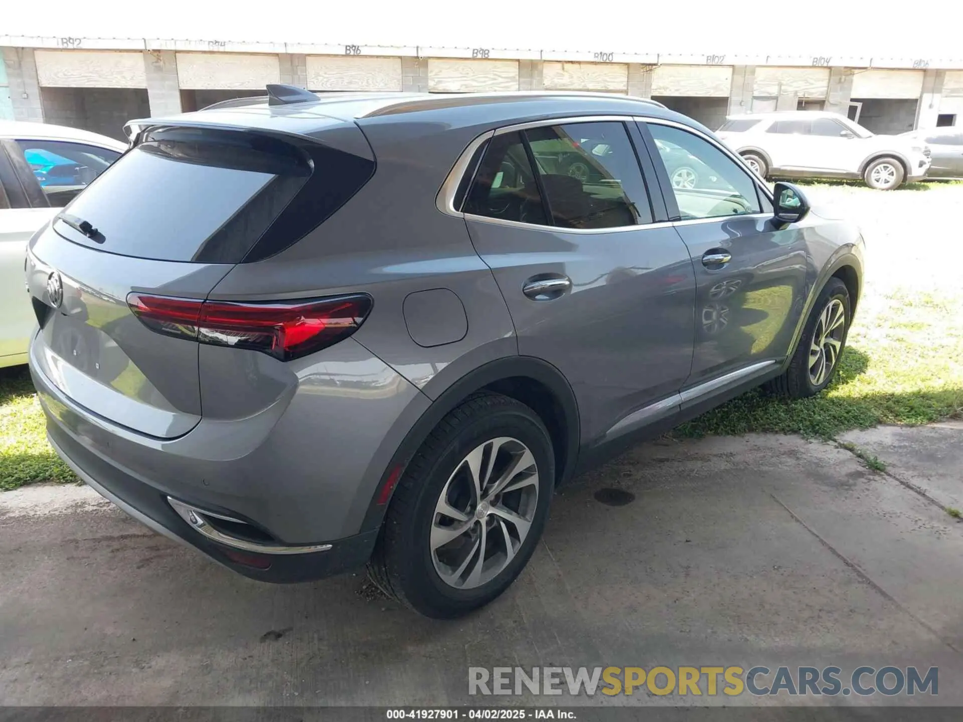 4 fotografías del automóvil dañado LRBFZNR41MD056500 BUICK ENVISION 2021