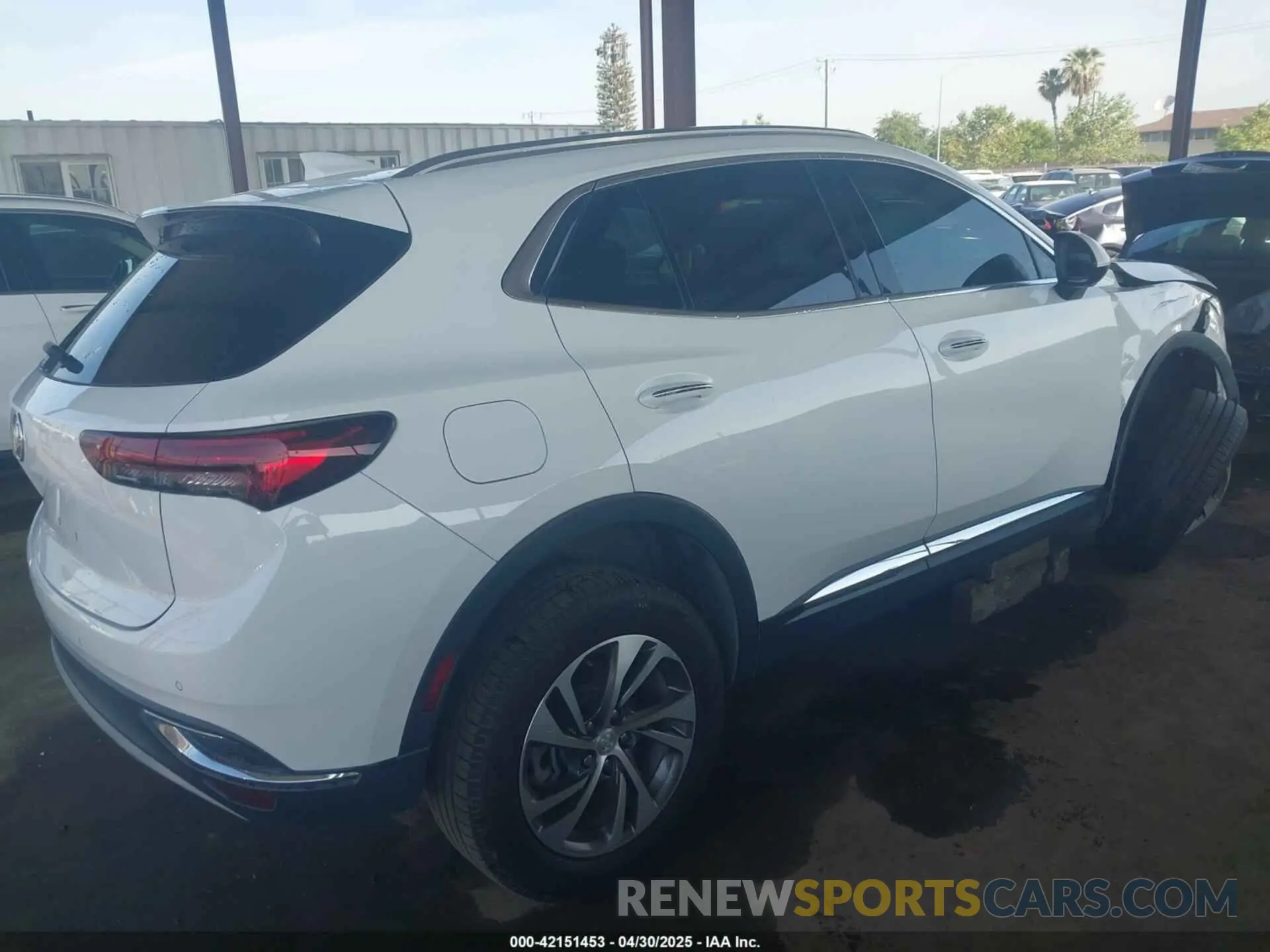 4 fotografías del automóvil dañado LRBFZNR41MD076150 BUICK ENVISION 2021