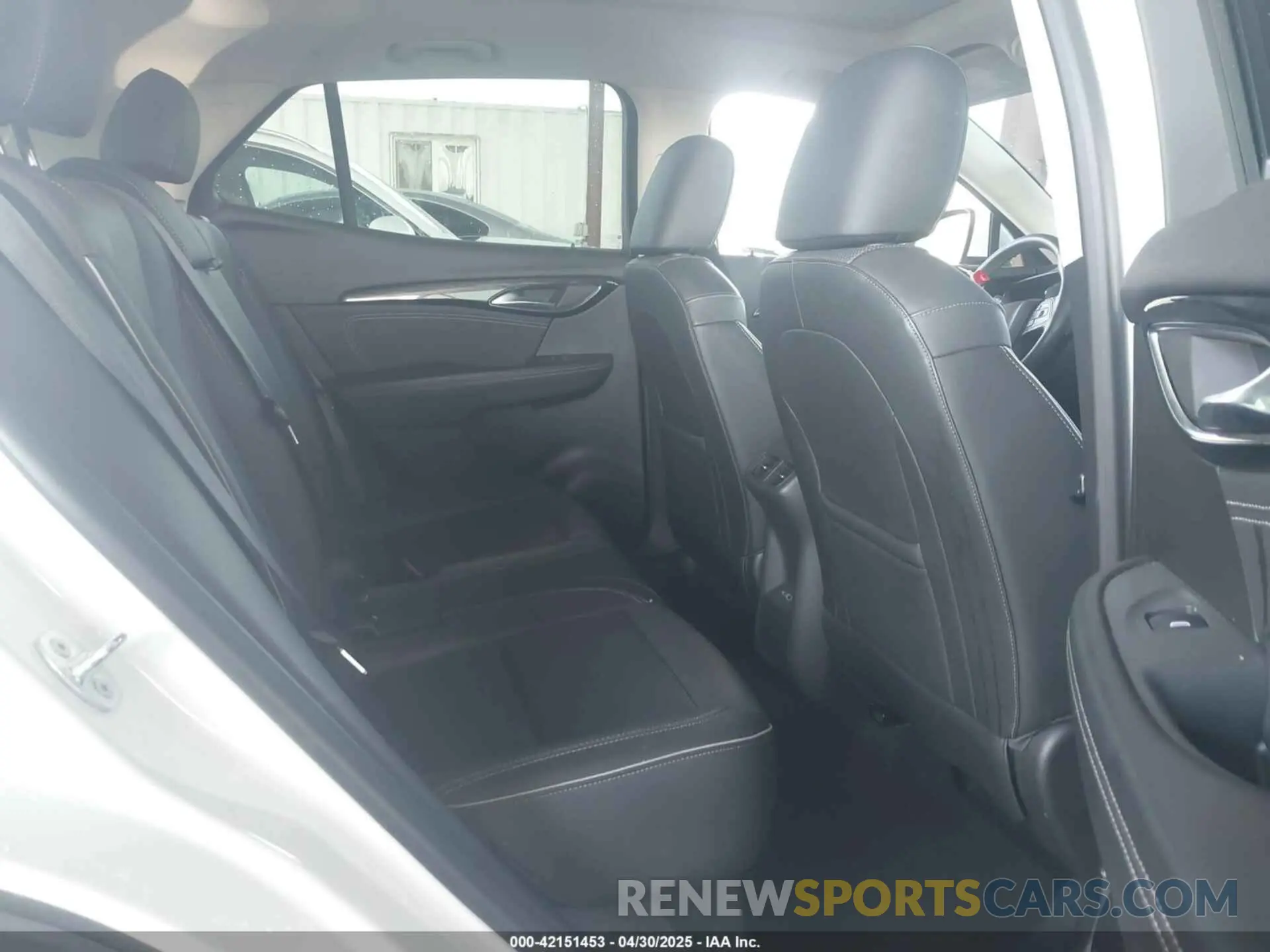 8 fotografías del automóvil dañado LRBFZNR41MD076150 BUICK ENVISION 2021