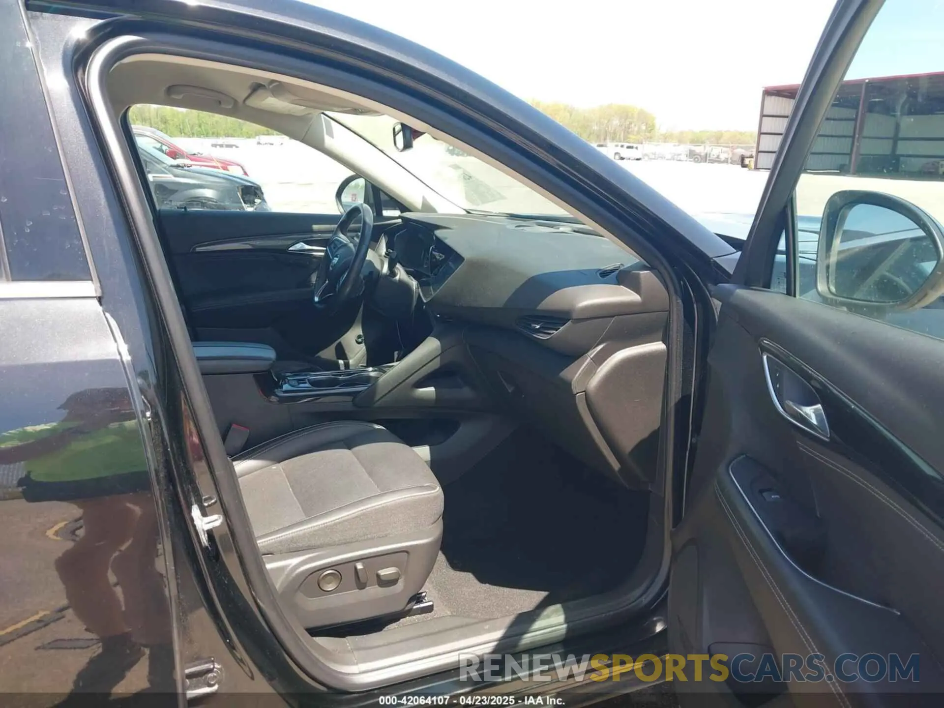 5 fotografías del automóvil dañado LRBFZNR45MD087197 BUICK ENVISION 2021