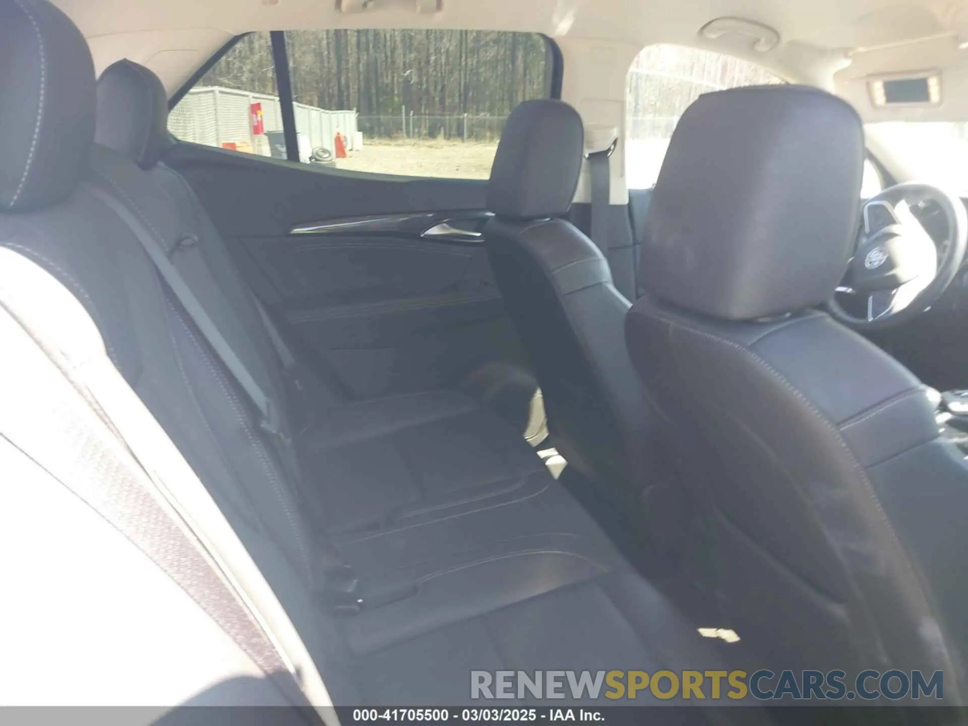 8 fotografías del automóvil dañado LRBFZNR47MD075679 BUICK ENVISION 2021