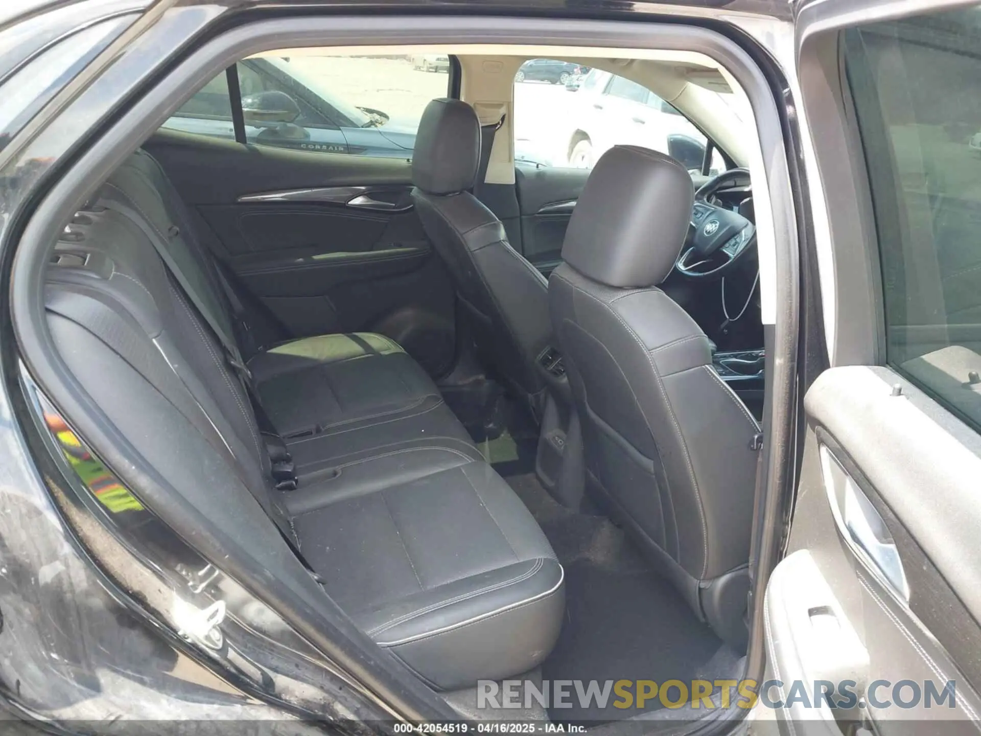 8 fotografías del automóvil dañado LRBFZNR49MD087932 BUICK ENVISION 2021