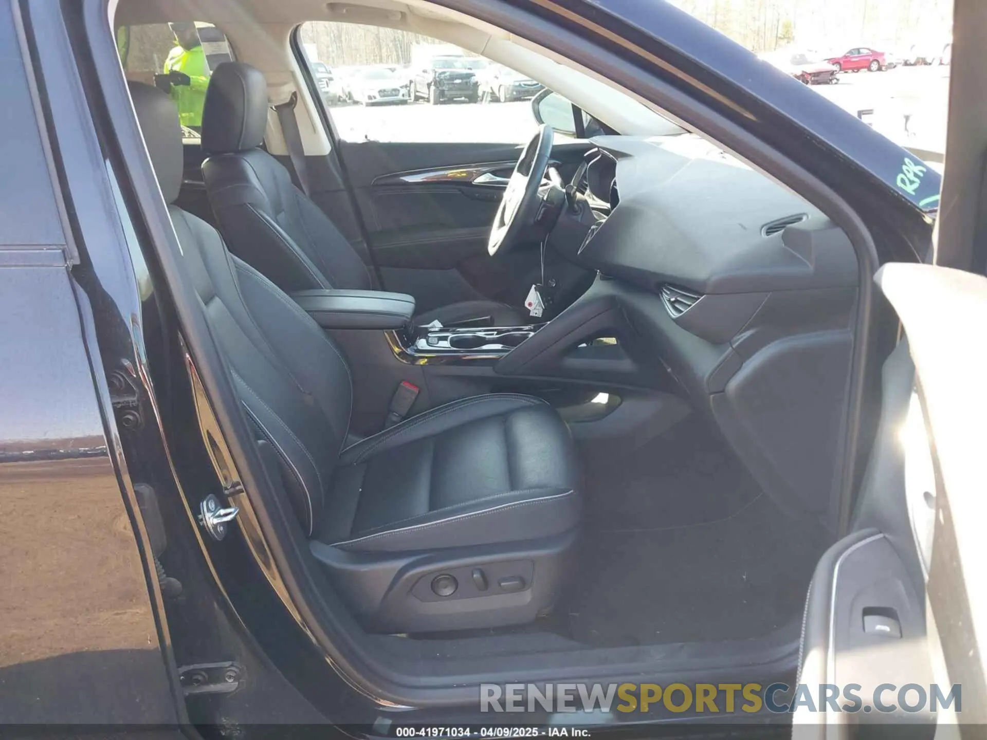 5 fotografías del automóvil dañado LRBFZPR40MD113054 BUICK ENVISION 2021