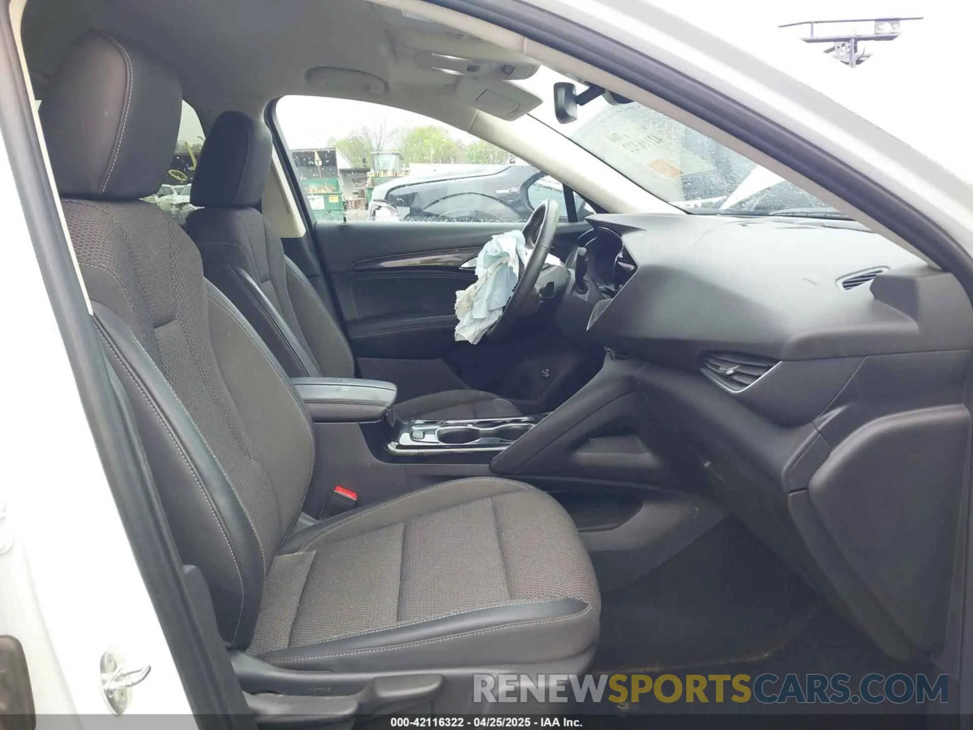 5 fotografías del automóvil dañado LRBAZLR44ND126457 BUICK ENVISION 2022