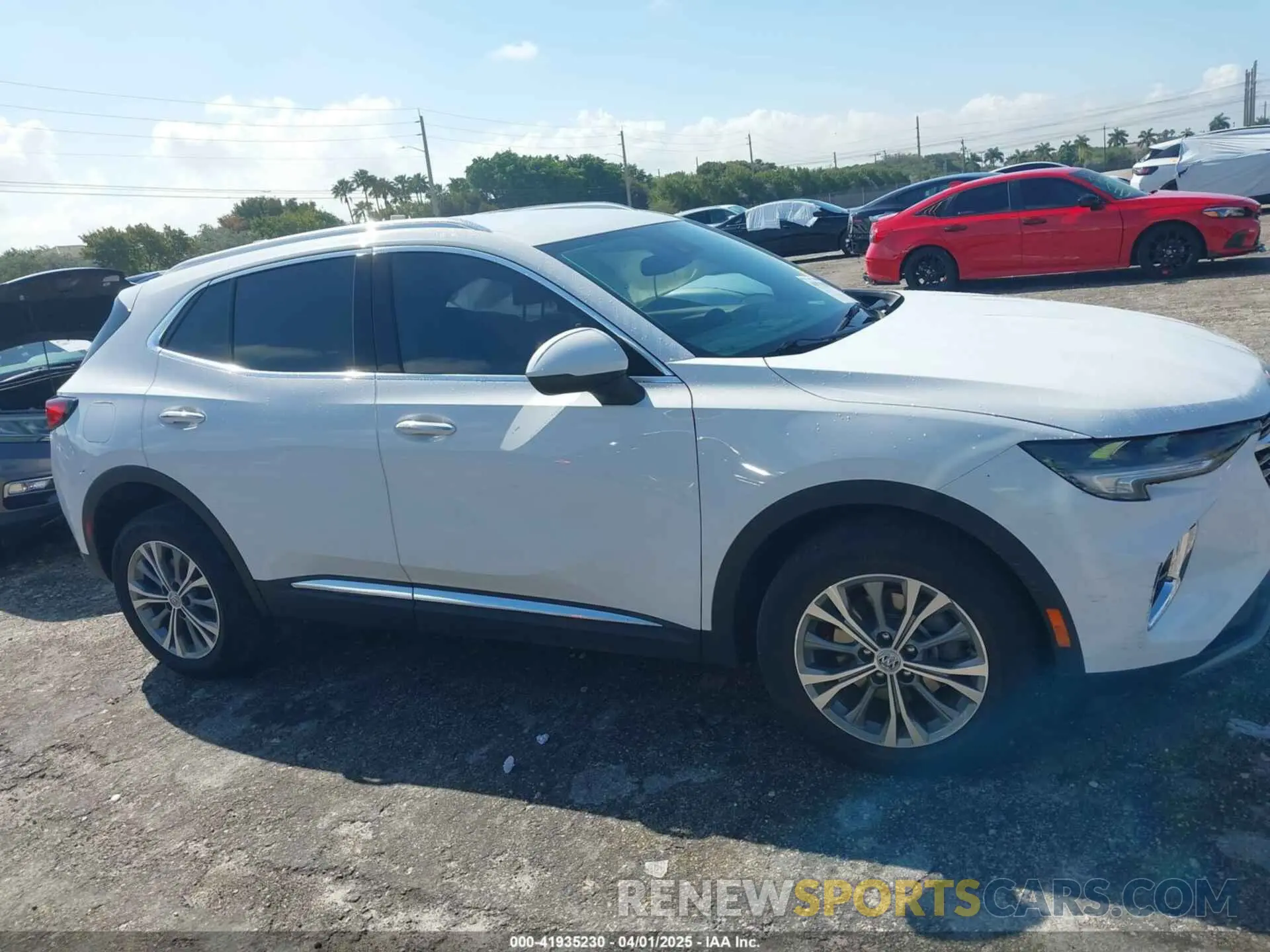 14 fotografías del automóvil dañado LRBAZLR44ND137510 BUICK ENVISION 2022