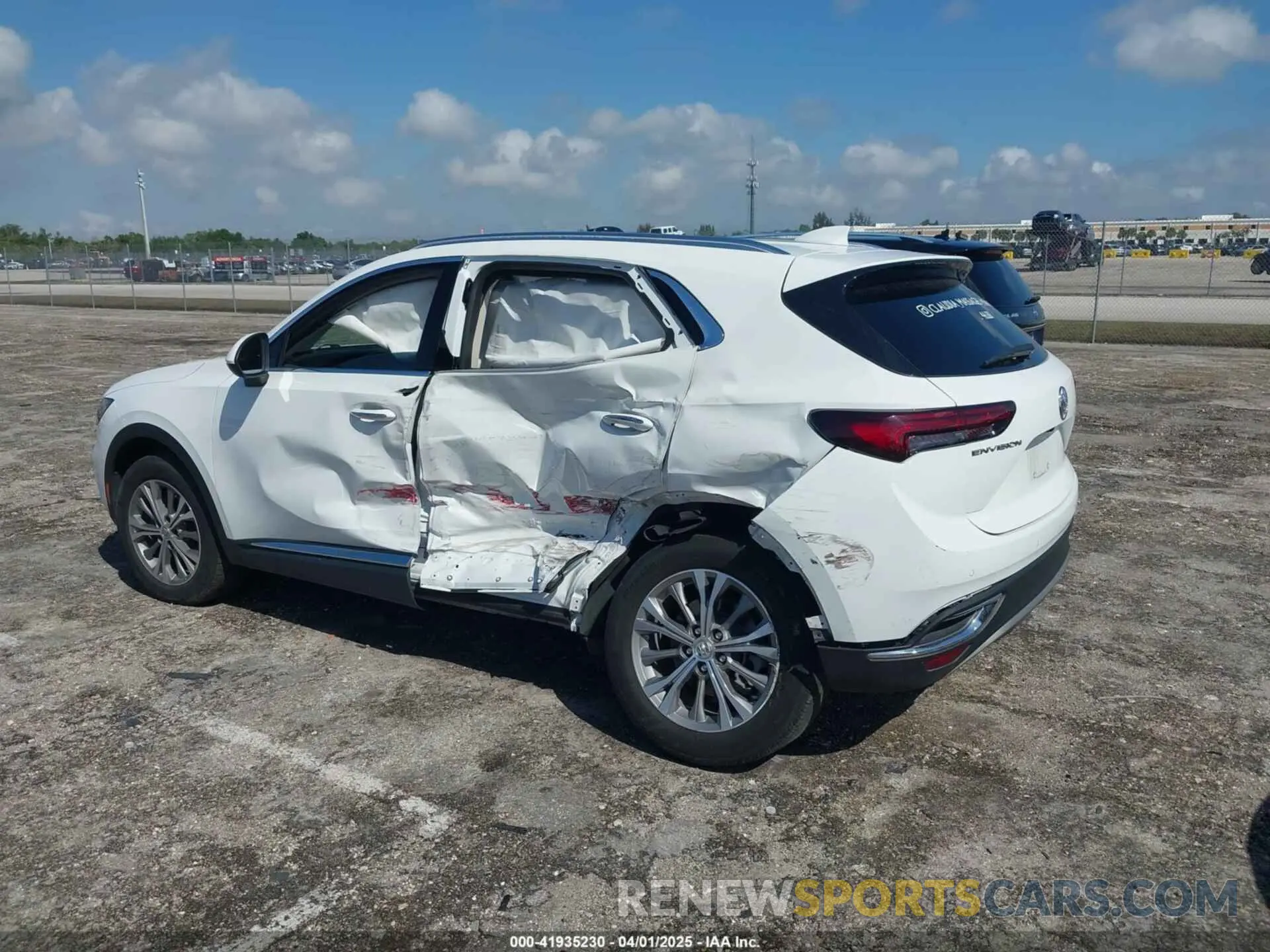 3 fotografías del automóvil dañado LRBAZLR44ND137510 BUICK ENVISION 2022