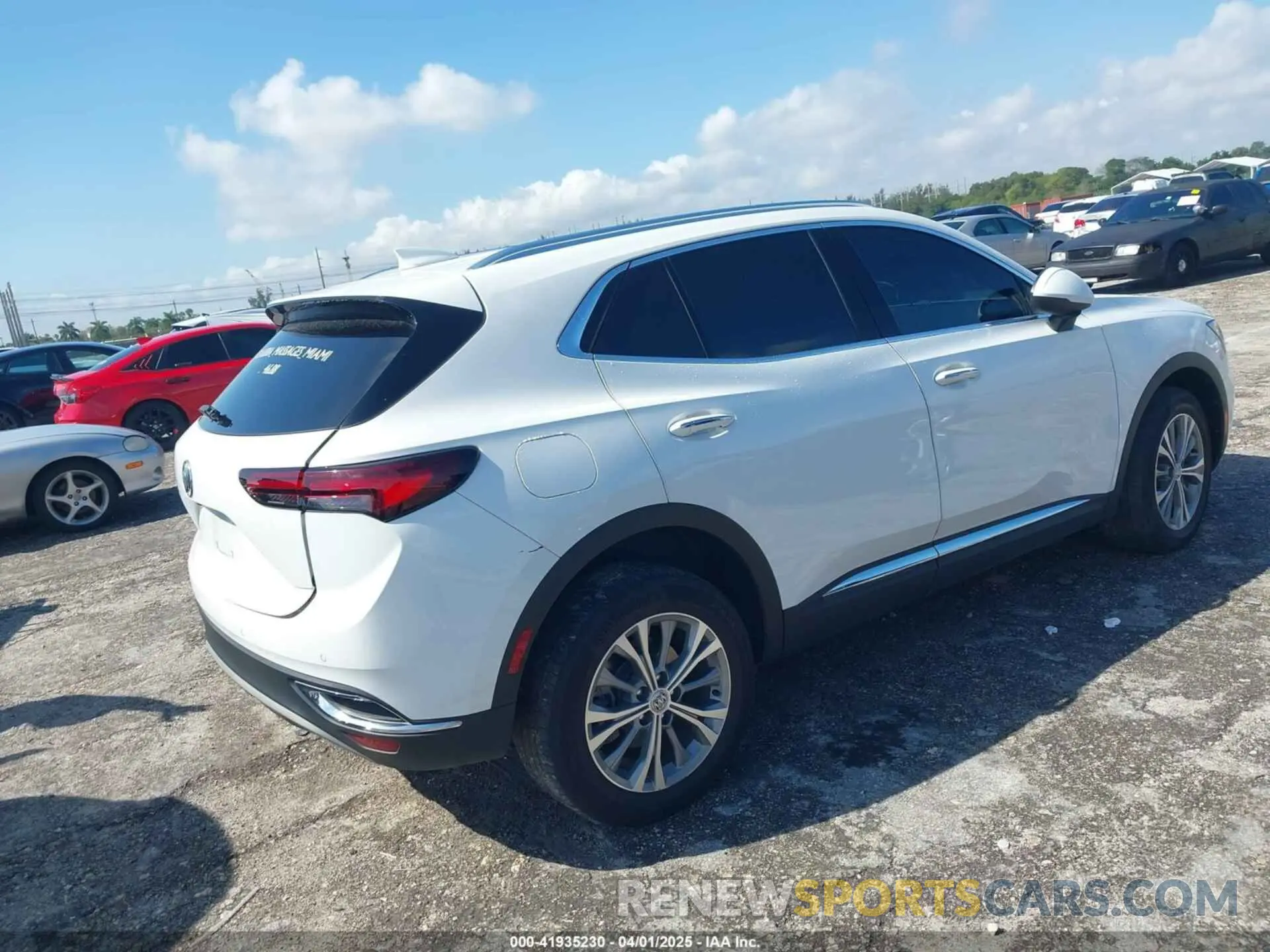 4 fotografías del automóvil dañado LRBAZLR44ND137510 BUICK ENVISION 2022