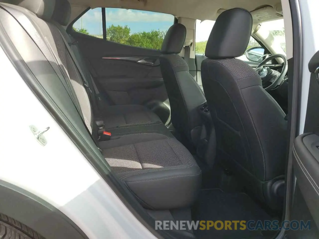 11 fotografías del automóvil dañado LRBAZLR46ND009866 BUICK ENVISION 2022
