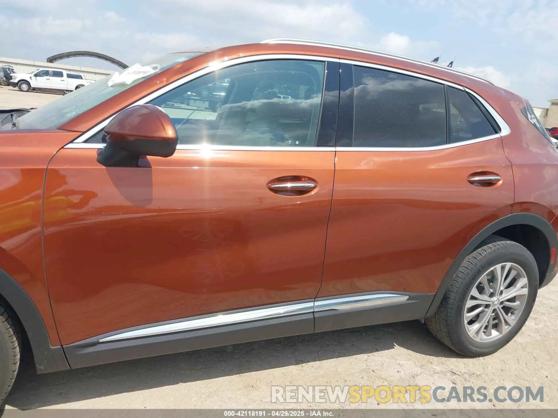 14 fotografías del automóvil dañado LRBAZLR46ND064723 BUICK ENVISION 2022