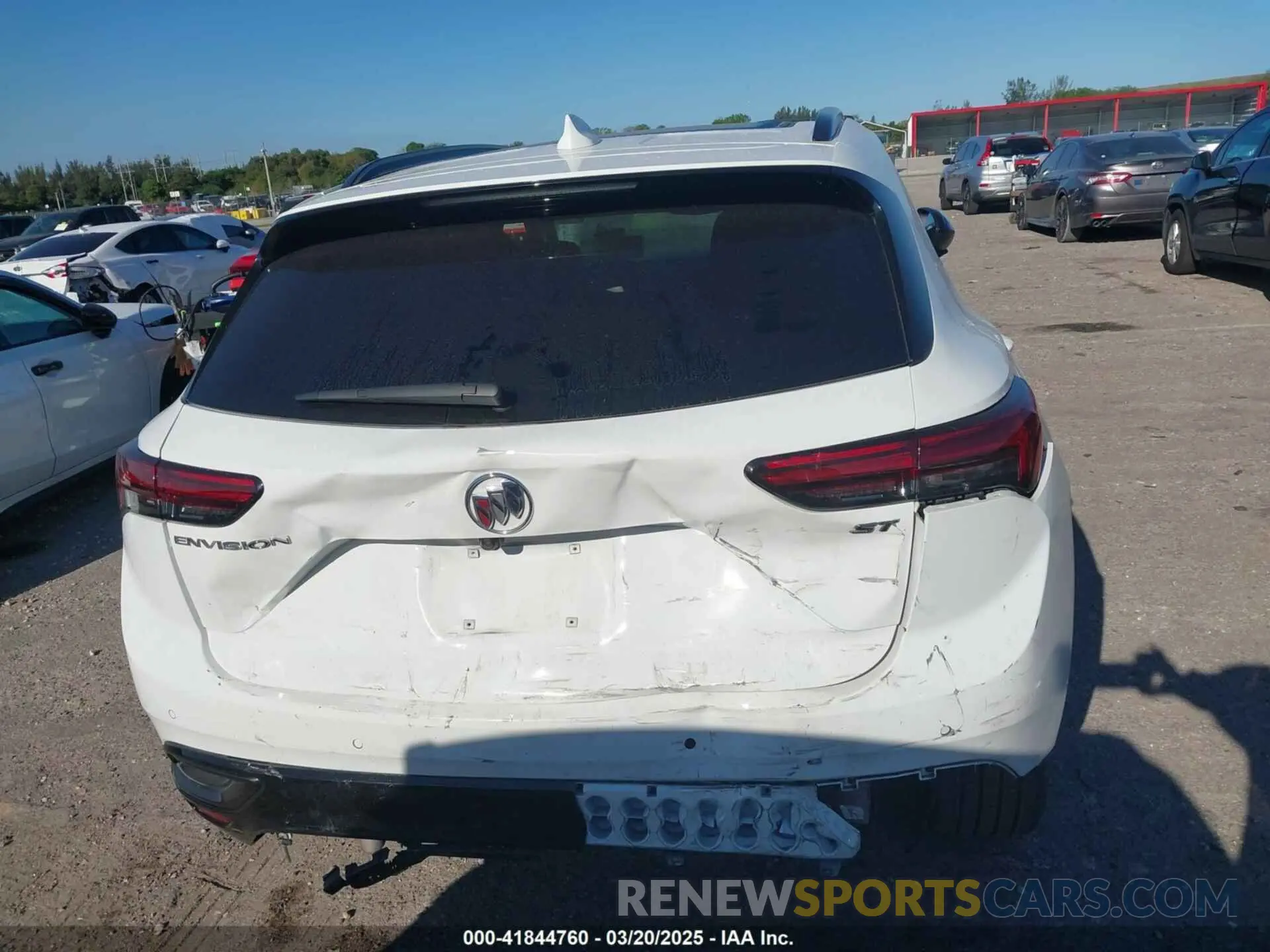 16 fotografías del automóvil dañado LRBAZLR46ND065564 BUICK ENVISION 2022