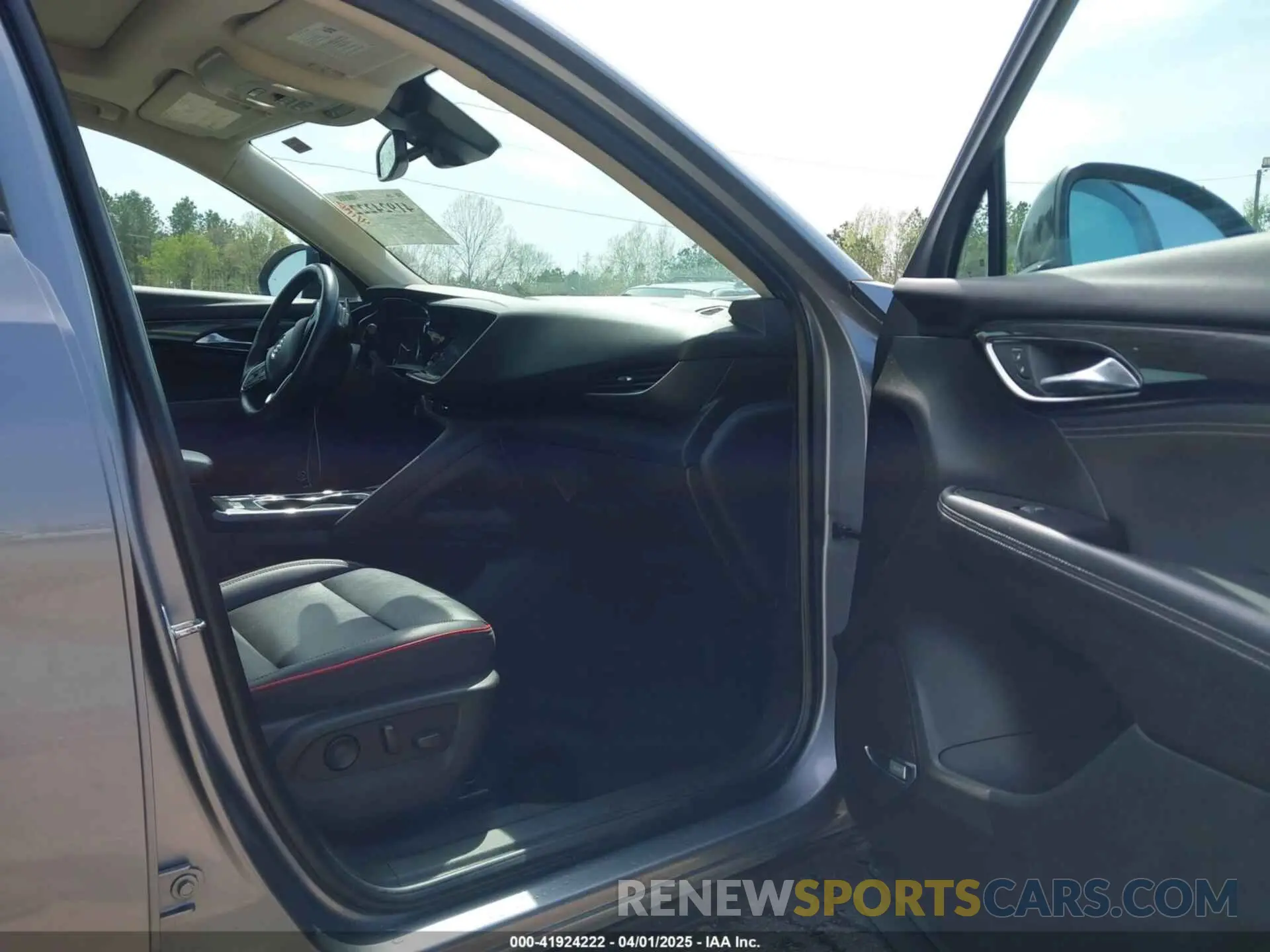 5 fotografías del automóvil dañado LRBFZNR42ND010160 BUICK ENVISION 2022